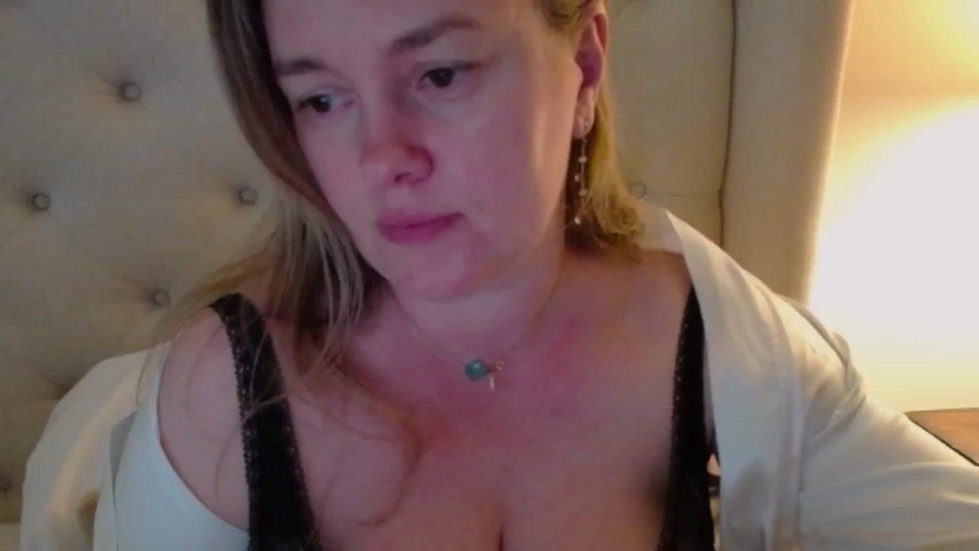 Gallery image thumbnail from J0llye's myfreecams stream on, 03/05/2024, 20:21 image 5 of 20