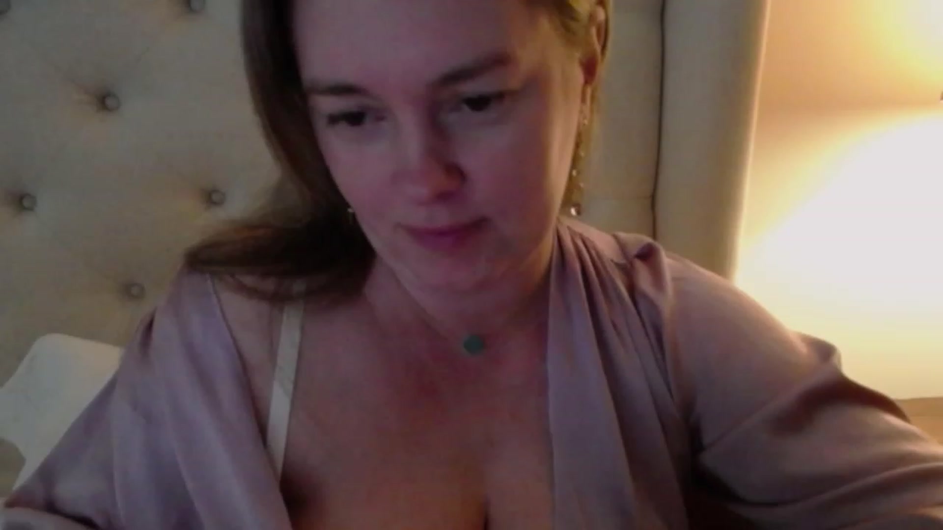 Gallery image thumbnail from J0llye's myfreecams stream on, 03/06/2024, 18:01 image 12 of 20