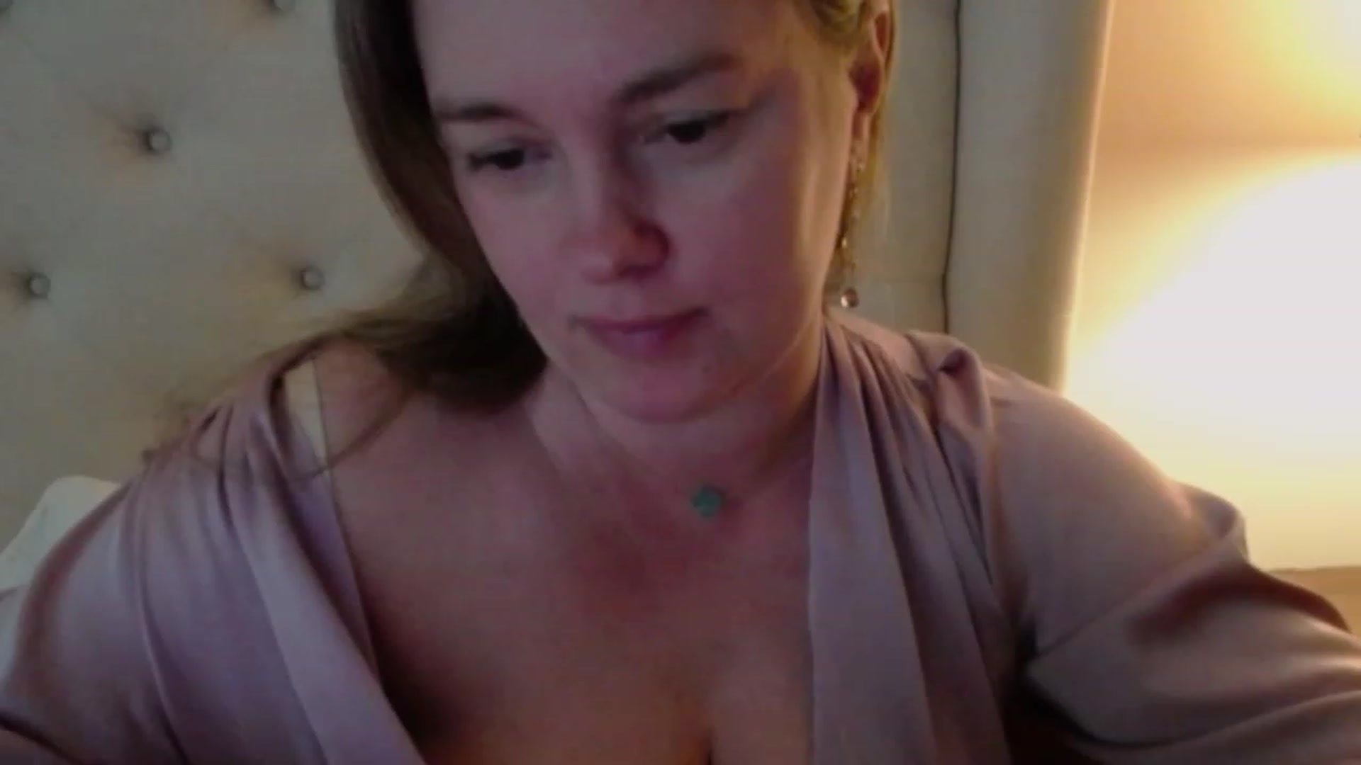 Gallery image thumbnail from J0llye's myfreecams stream on, 03/06/2024, 18:01 image 8 of 20