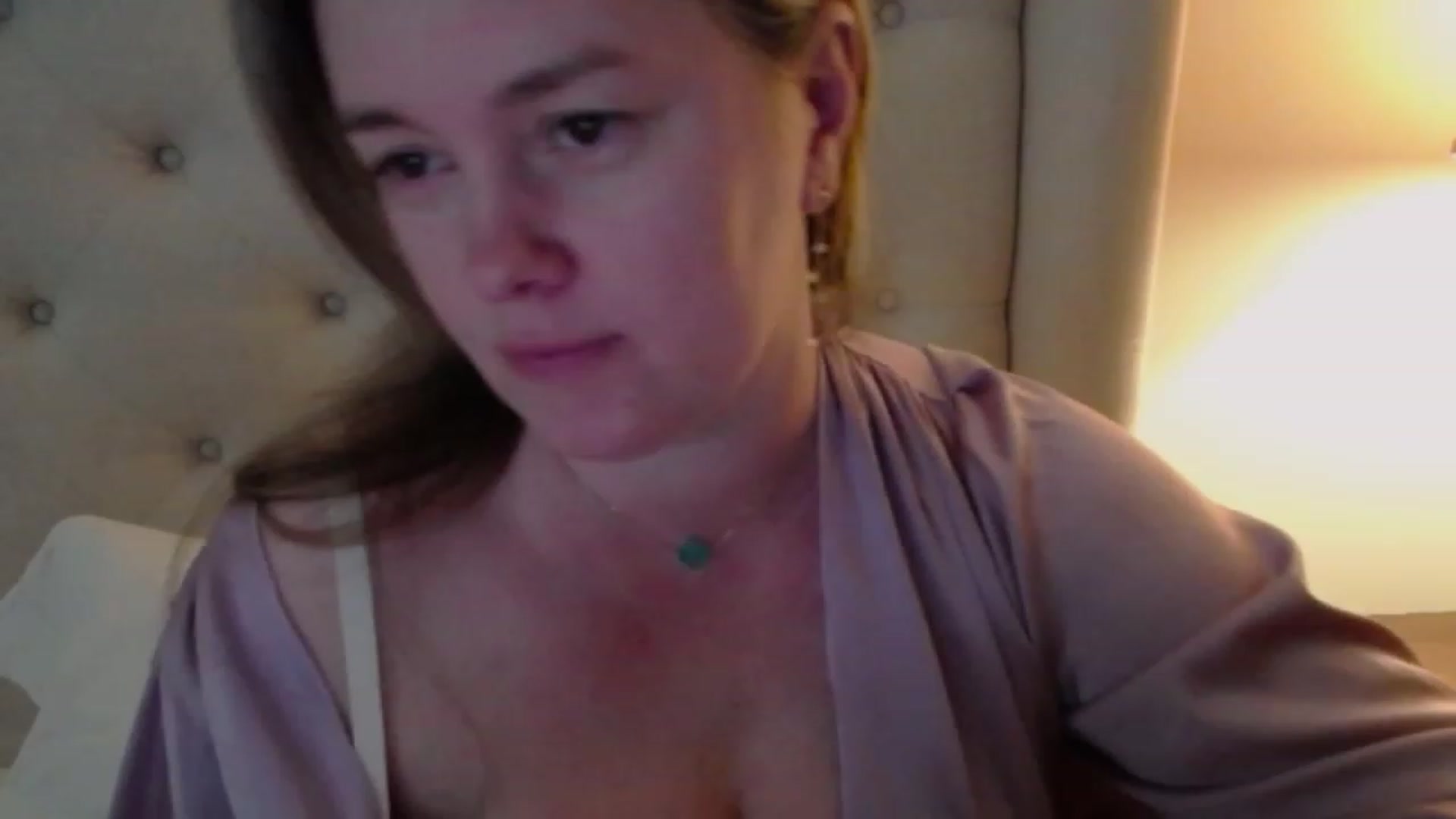 Gallery image thumbnail from J0llye's myfreecams stream on, 03/06/2024, 18:01 image 13 of 20