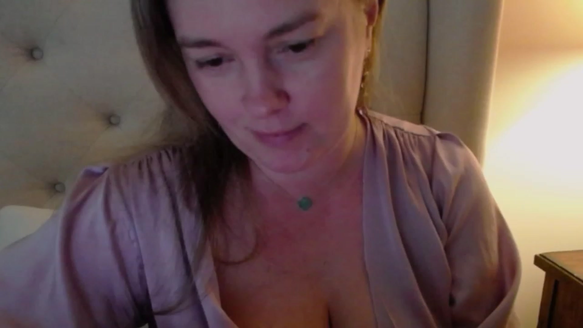Gallery image thumbnail from J0llye's myfreecams stream on, 03/06/2024, 18:01 image 19 of 20