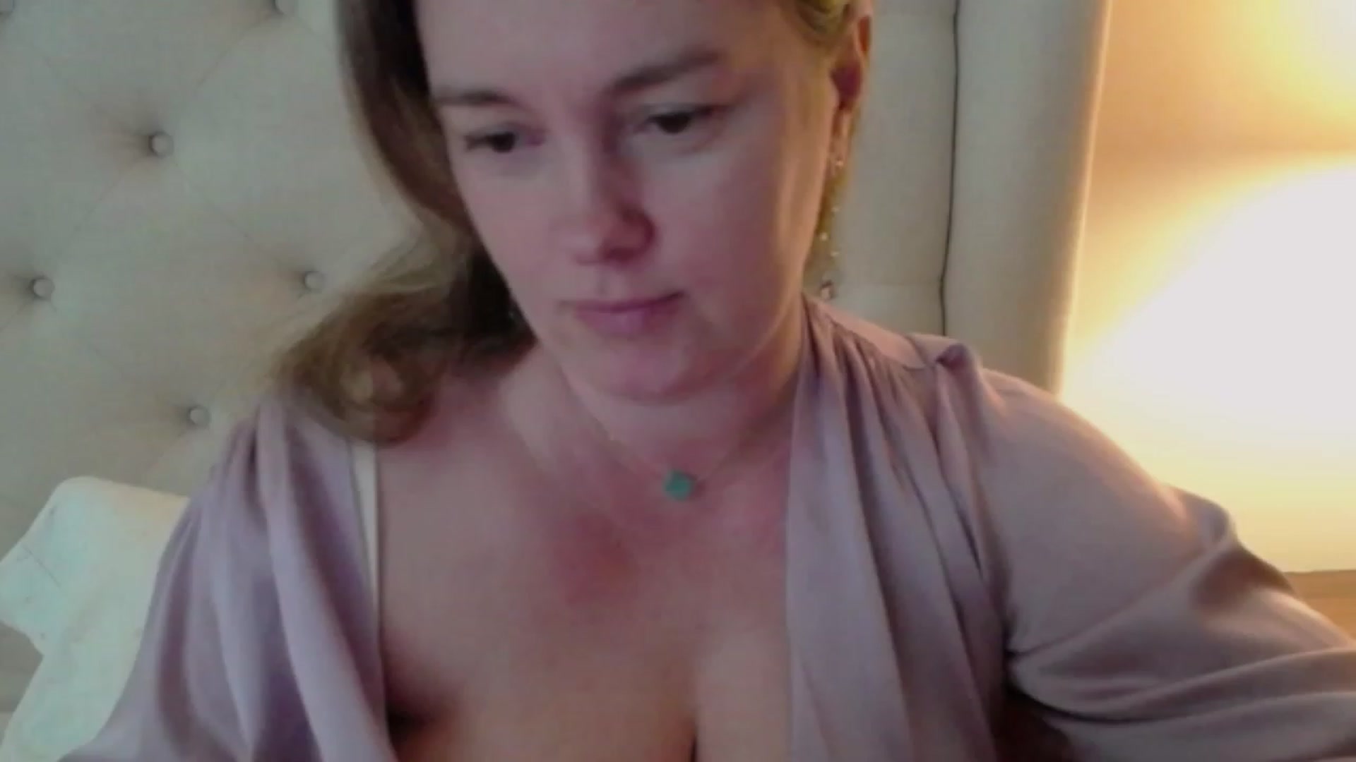 Gallery image thumbnail from J0llye's myfreecams stream on, 03/06/2024, 18:01 image 1 of 20