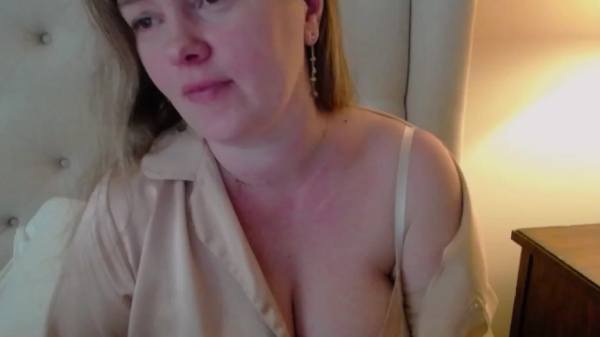 Gallery image thumbnail from J0llye's myfreecams stream on, 03/08/2024, 17:15 image 1 of 20