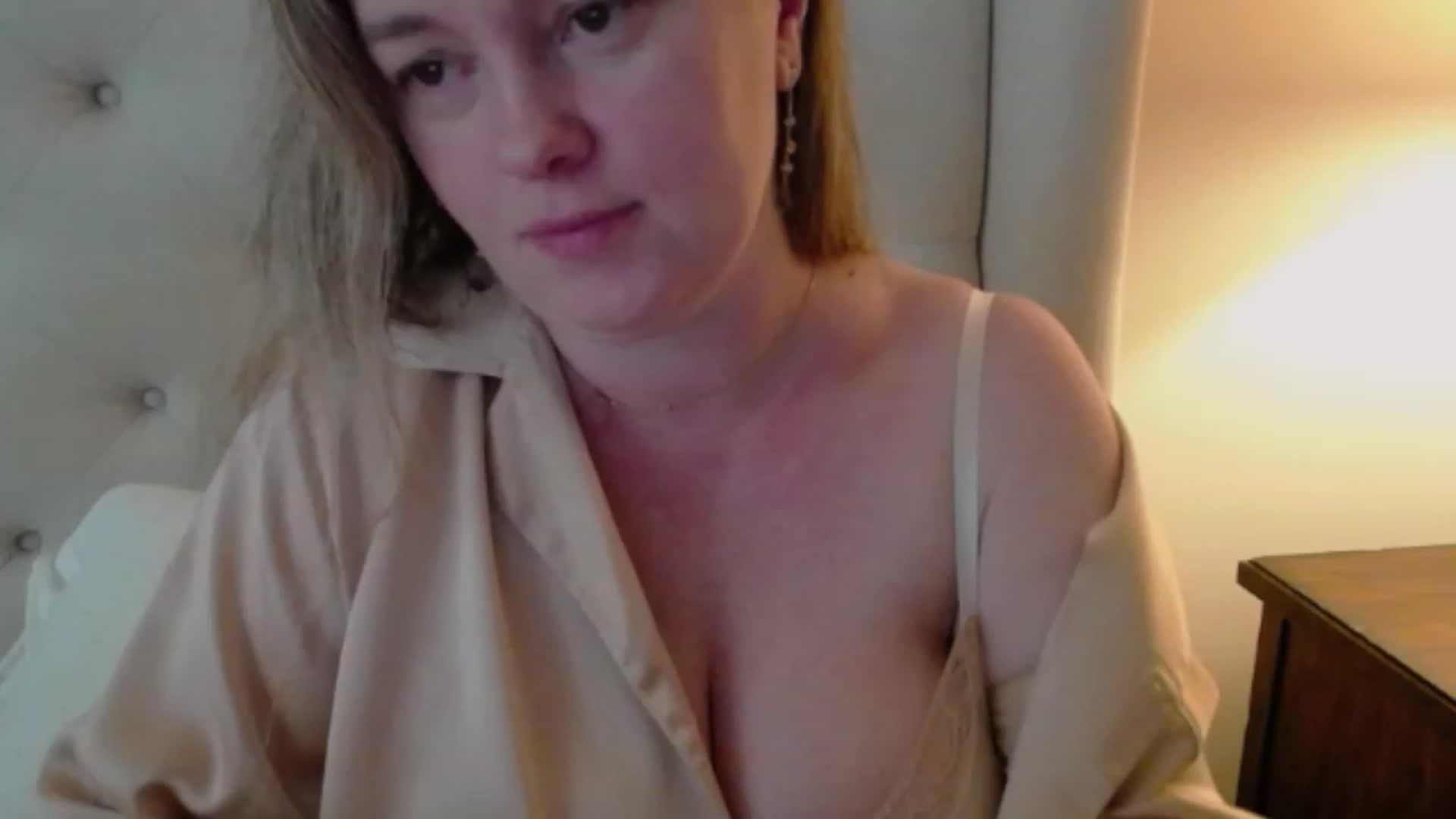 Gallery image thumbnail from J0llye's myfreecams stream on, 03/08/2024, 17:15 image 4 of 20
