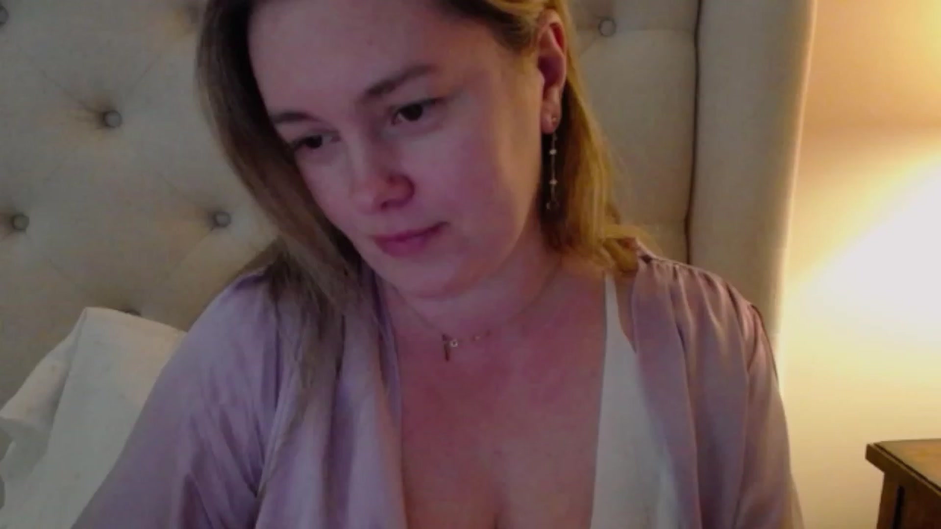 Gallery image thumbnail from J0llye's myfreecams stream on, 03/09/2024, 21:19 image 3 of 20