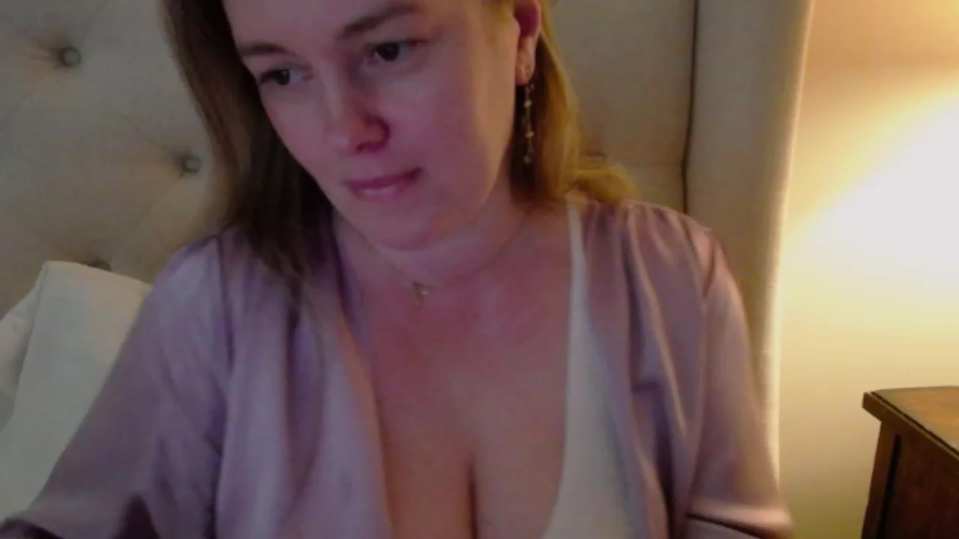 Gallery image thumbnail from J0llye's myfreecams stream on, 03/09/2024, 21:19 image 11 of 20