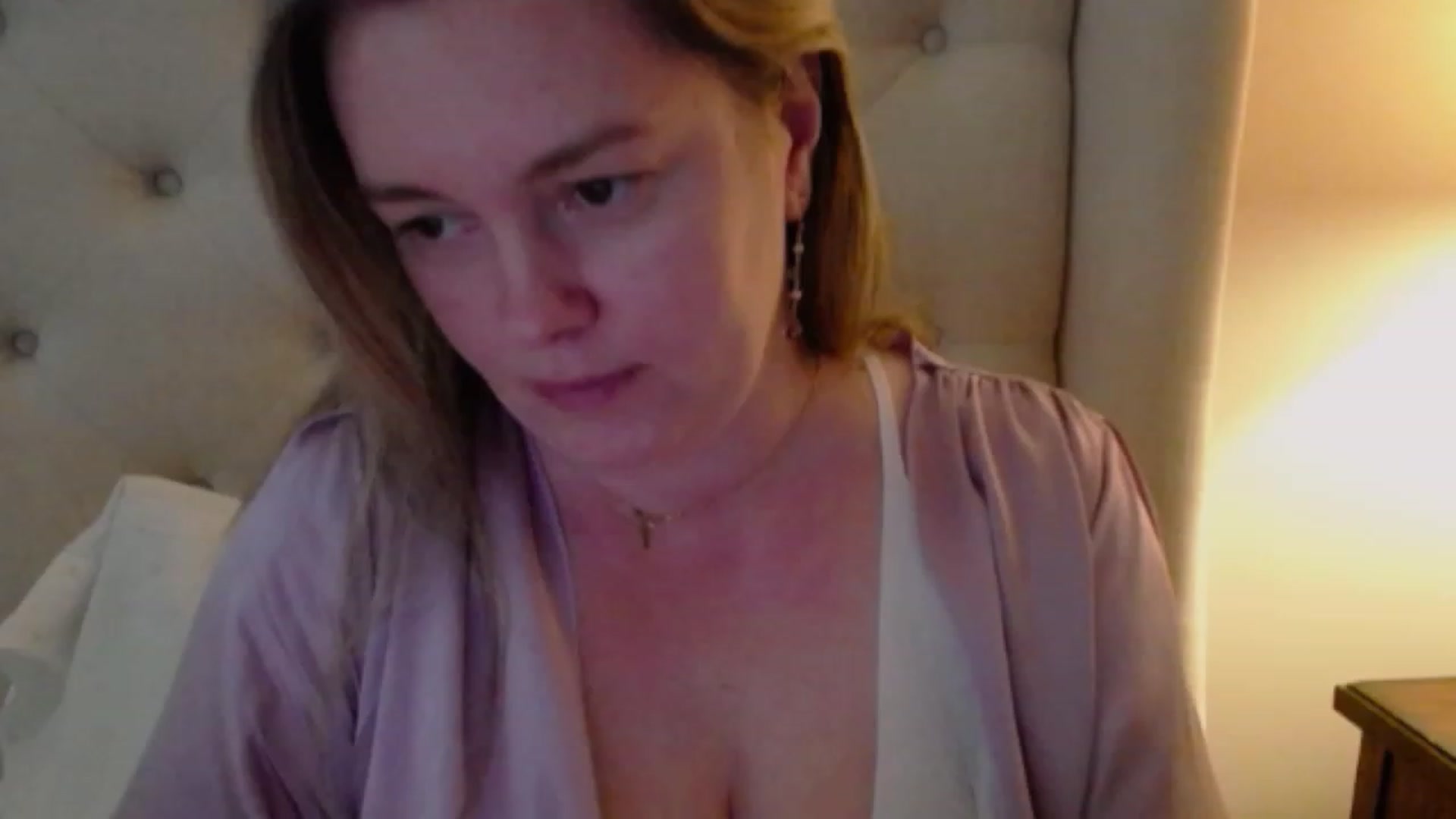 Gallery image thumbnail from J0llye's myfreecams stream on, 03/09/2024, 21:19 image 7 of 20