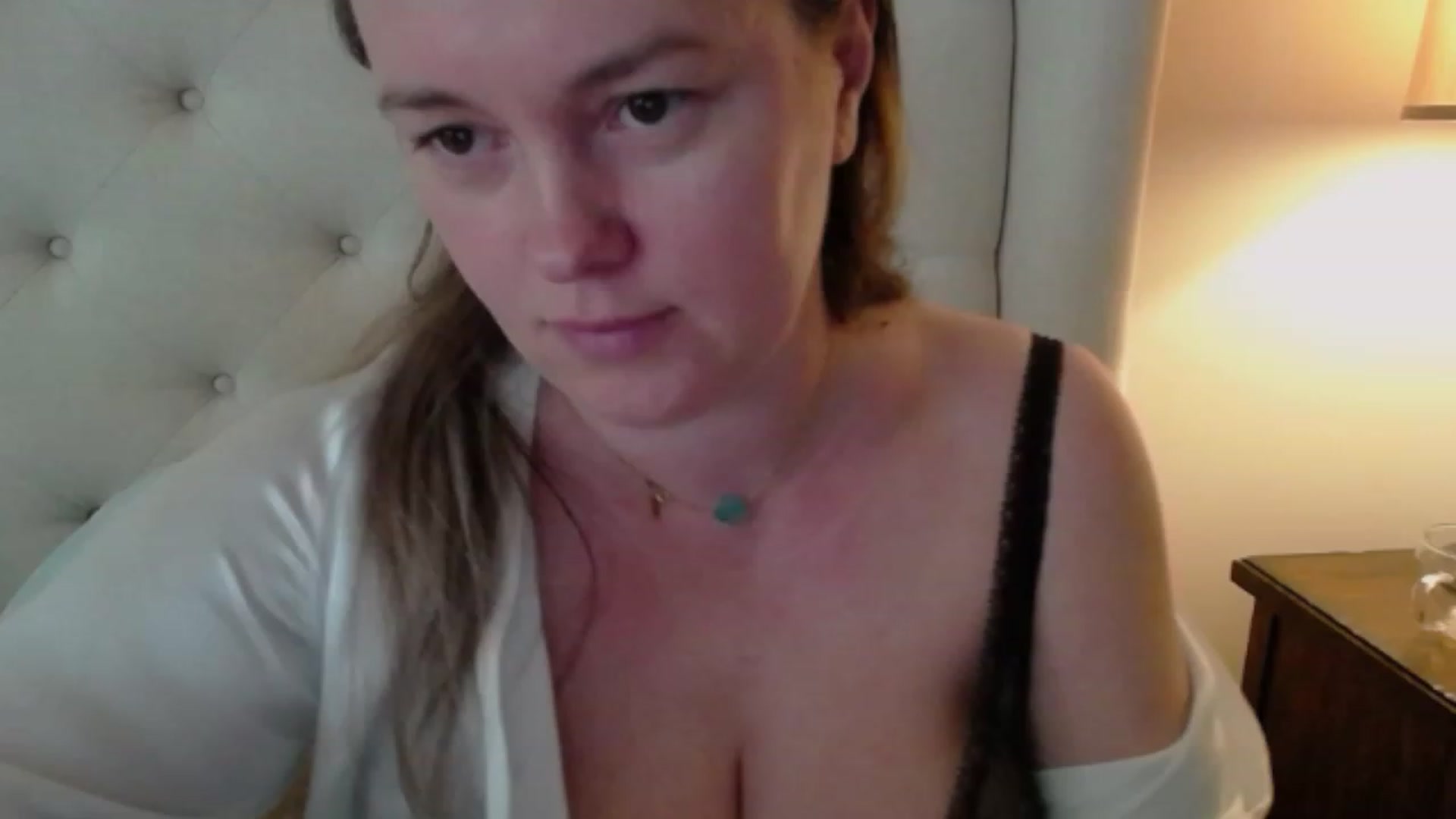 Gallery image thumbnail from J0llye's myfreecams stream on, 03/11/2024, 16:35 image 13 of 20