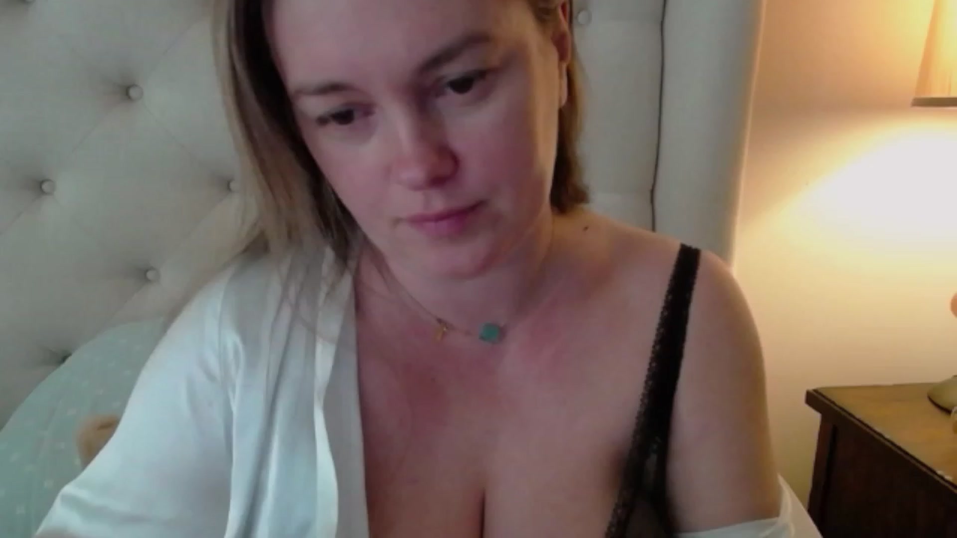 Gallery image thumbnail from J0llye's myfreecams stream on, 03/11/2024, 16:35 image 2 of 20