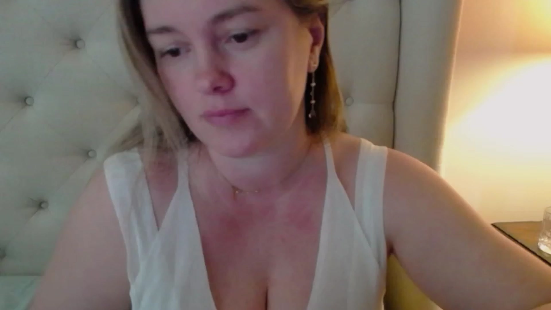 Gallery image thumbnail from J0llye's myfreecams stream on, 03/12/2024, 17:05 image 18 of 20