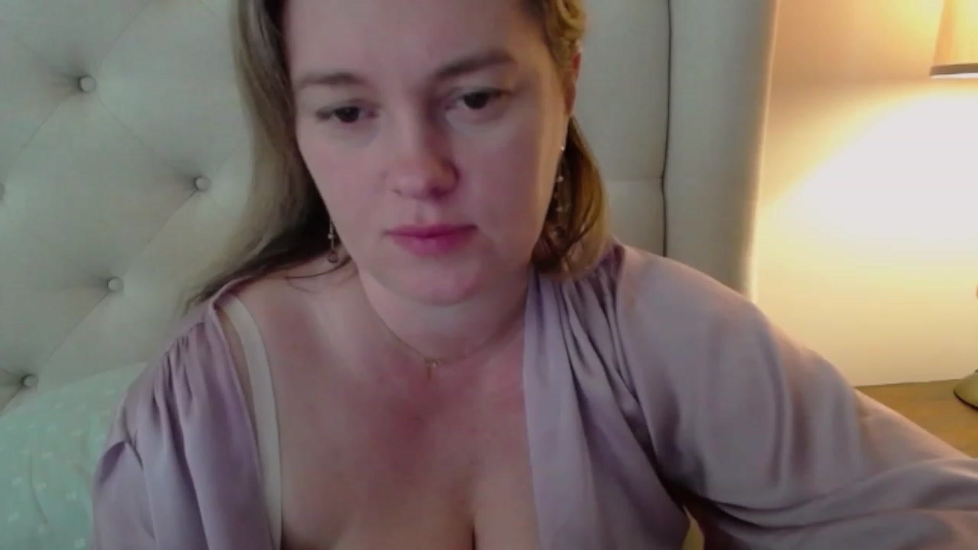 Gallery image thumbnail from J0llye's myfreecams stream on, 03/13/2024, 16:21 image 16 of 20