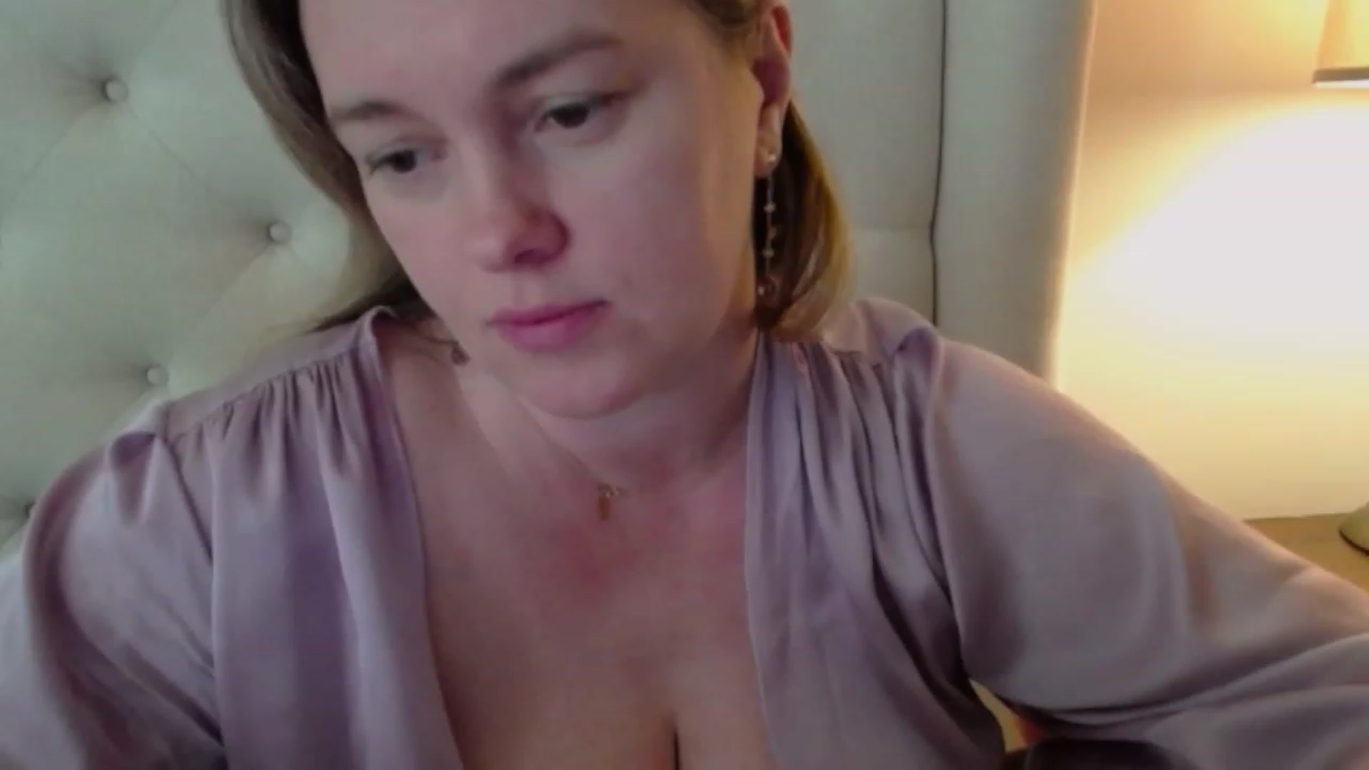 Gallery image thumbnail from J0llye's myfreecams stream on, 03/13/2024, 16:21 image 7 of 20