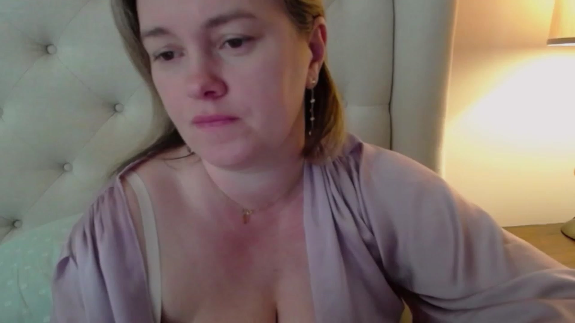 Gallery image thumbnail from J0llye's myfreecams stream on, 03/13/2024, 16:21 image 17 of 20