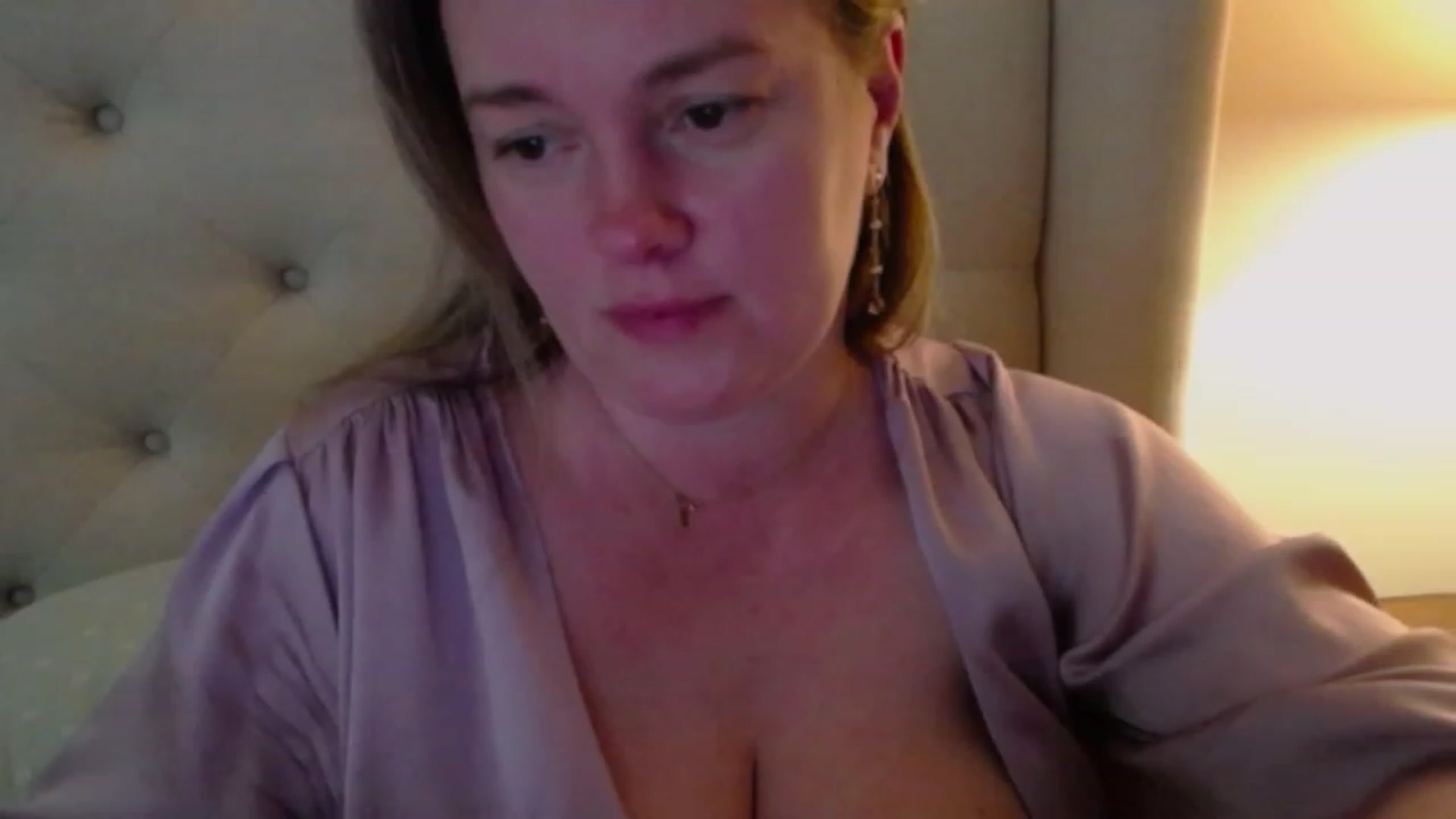 Gallery image thumbnail from J0llye's myfreecams stream on, 03/13/2024, 19:34 image 12 of 20