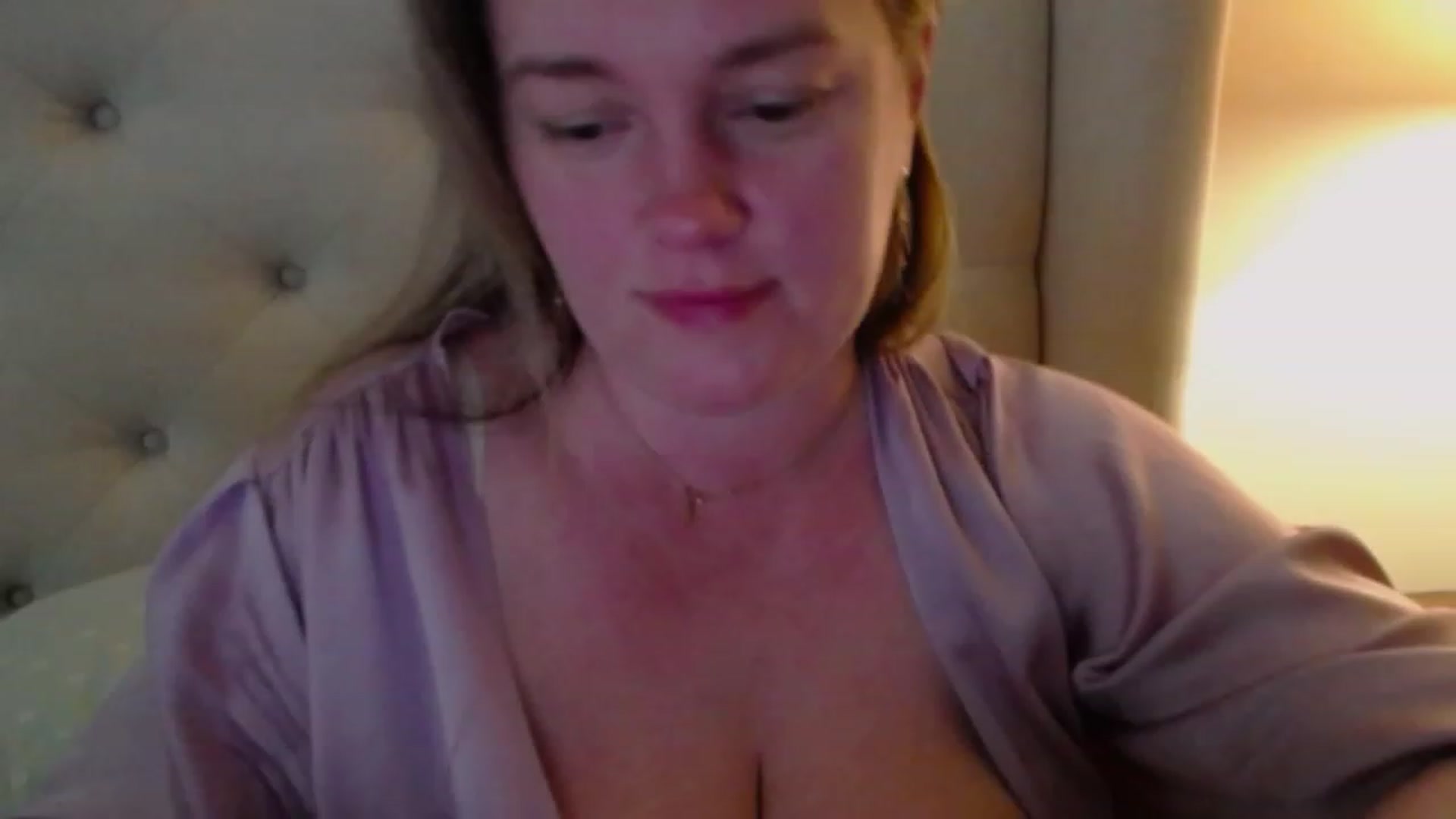 Gallery image thumbnail from J0llye's myfreecams stream on, 03/13/2024, 19:34 image 20 of 20