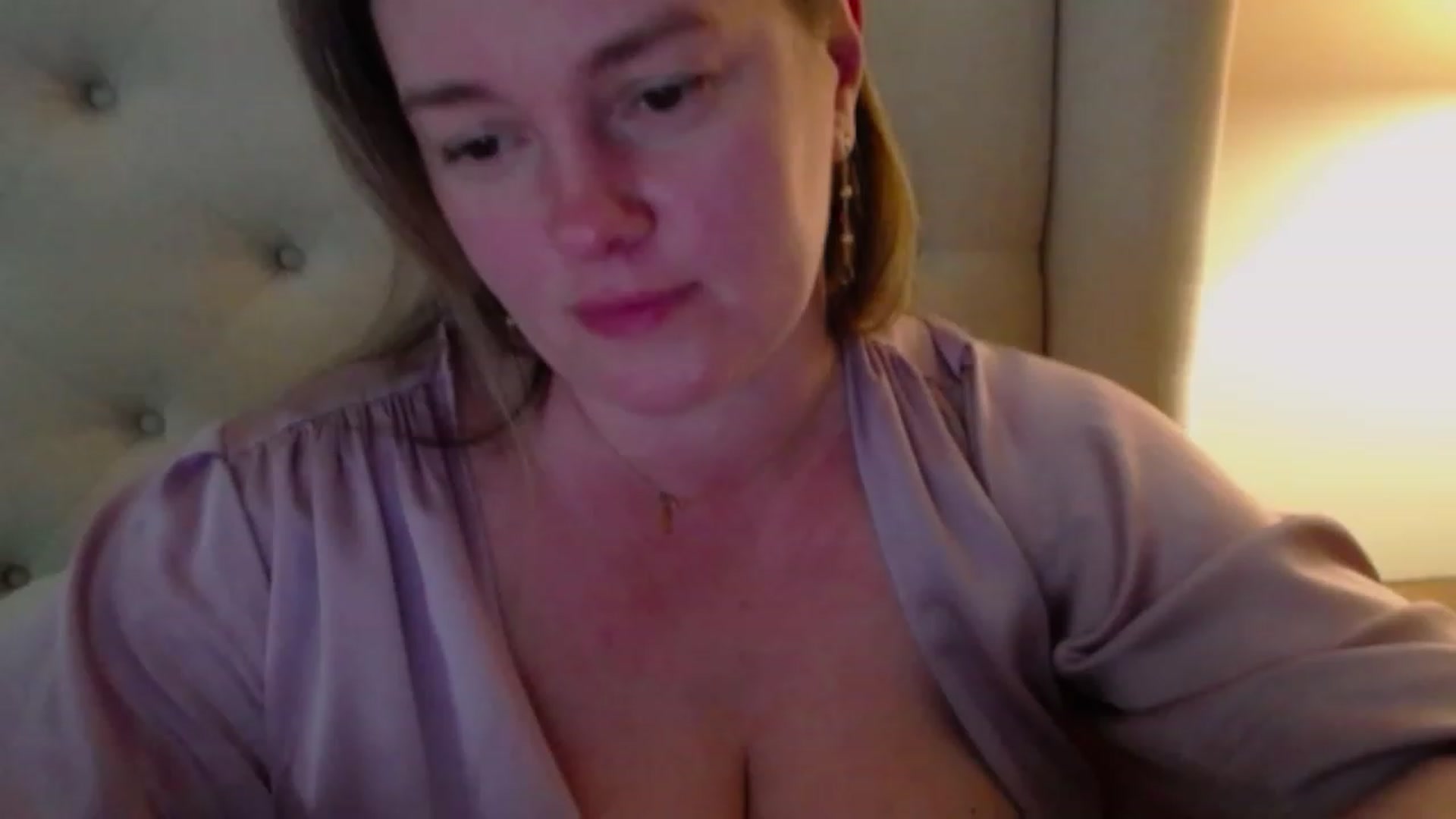 Gallery image thumbnail from J0llye's myfreecams stream on, 03/13/2024, 19:34 image 19 of 20