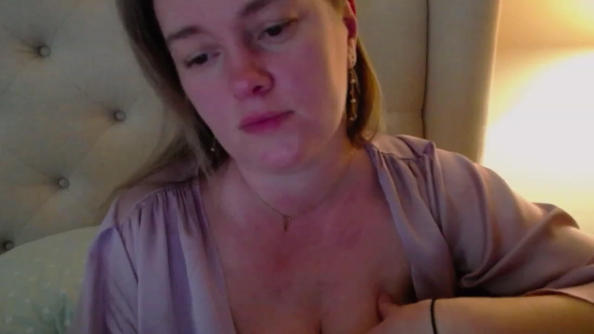 Gallery image thumbnail from J0llye's myfreecams stream on, 03/13/2024, 19:34 image 11 of 20