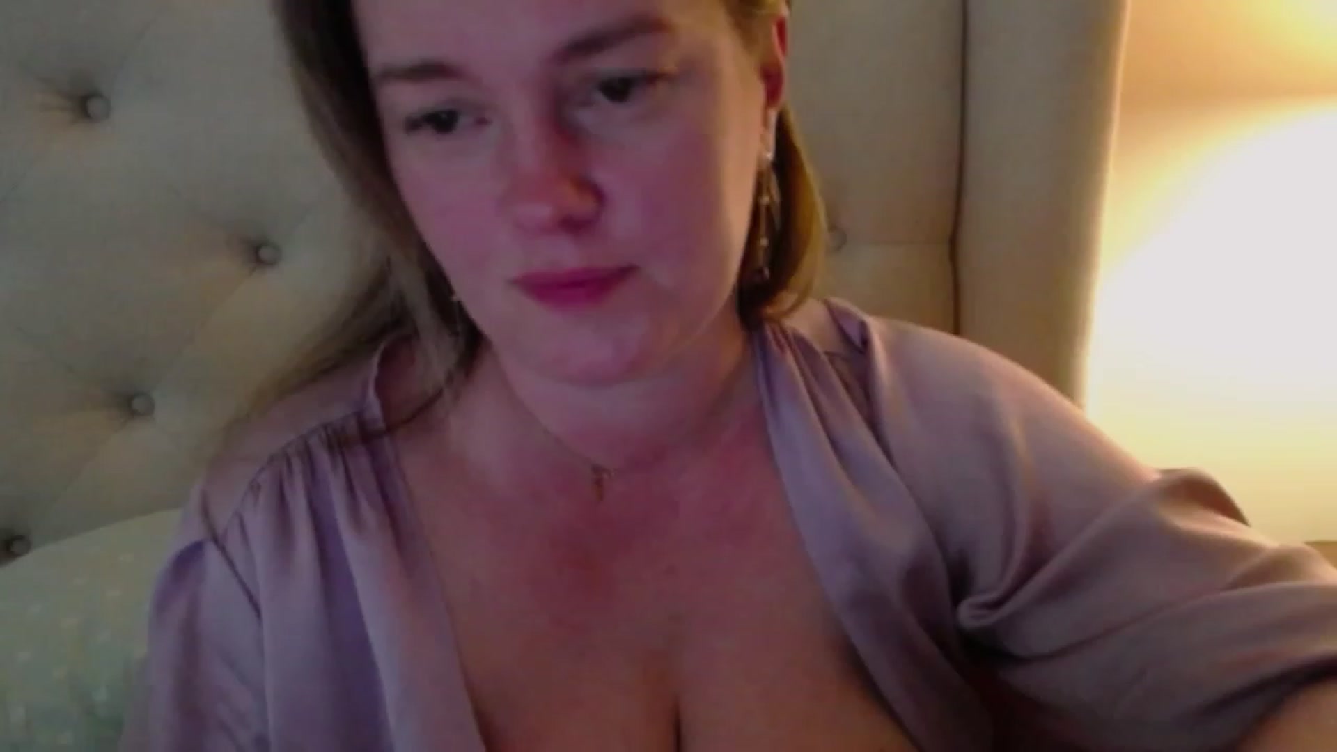 Gallery image thumbnail from J0llye's myfreecams stream on, 03/13/2024, 19:34 image 17 of 20