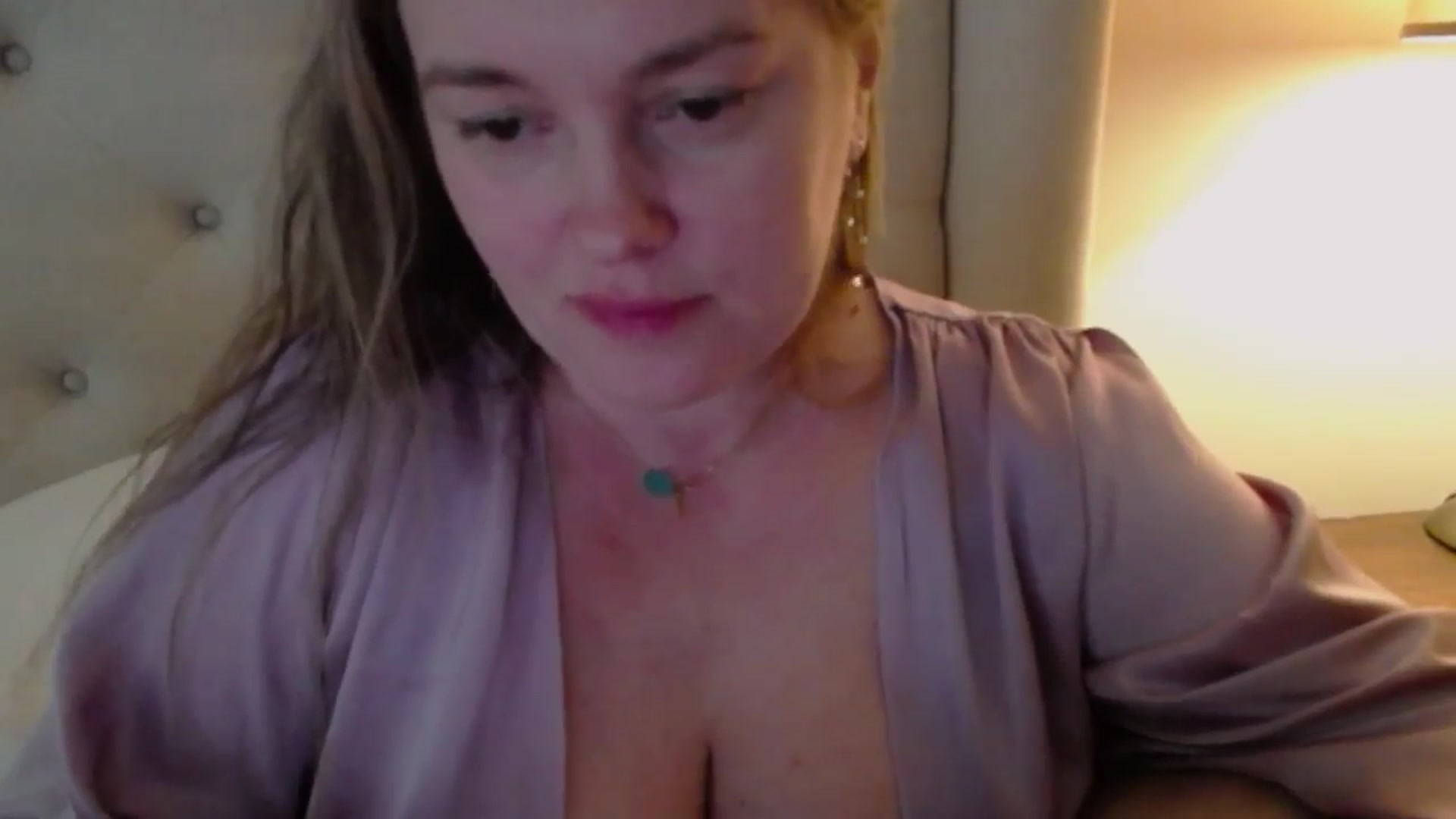 Gallery image thumbnail from J0llye's myfreecams stream on, 03/21/2024, 20:06 image 8 of 20