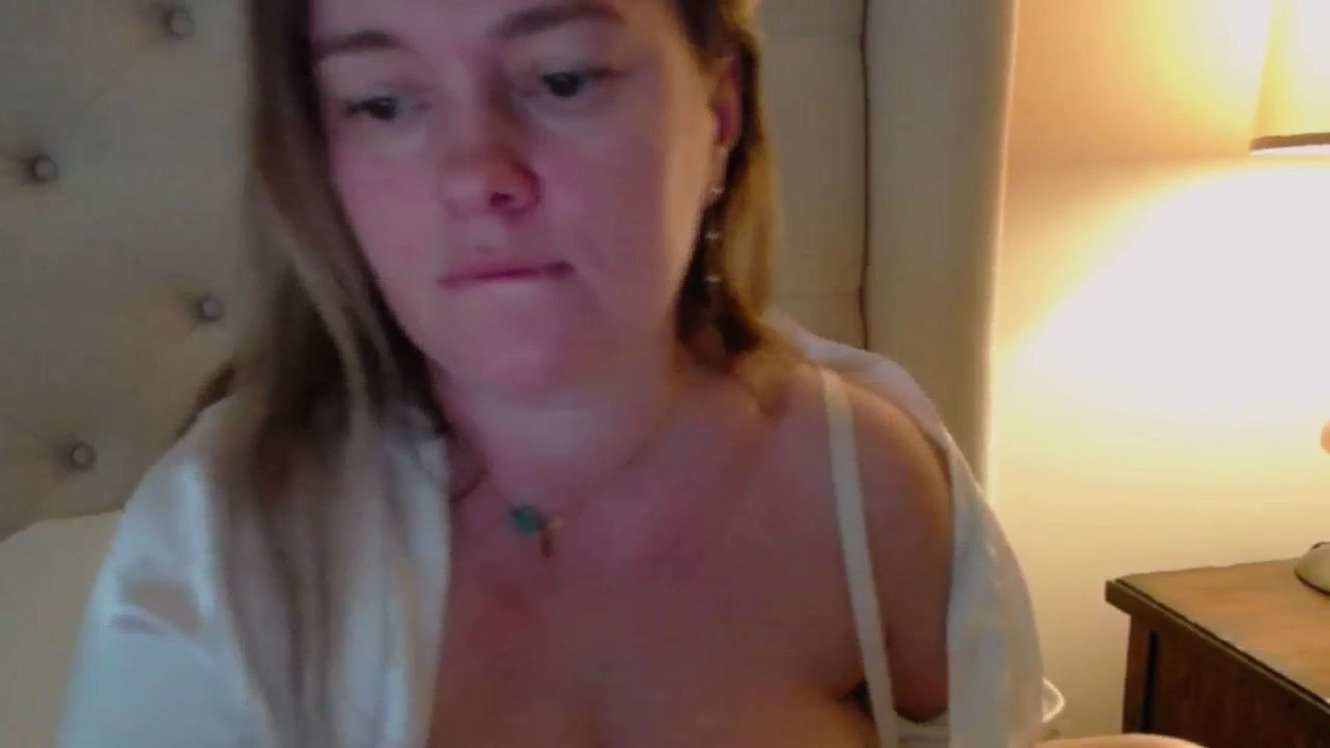 Gallery image thumbnail from J0llye's myfreecams stream on, 03/22/2024, 16:59 image 13 of 20