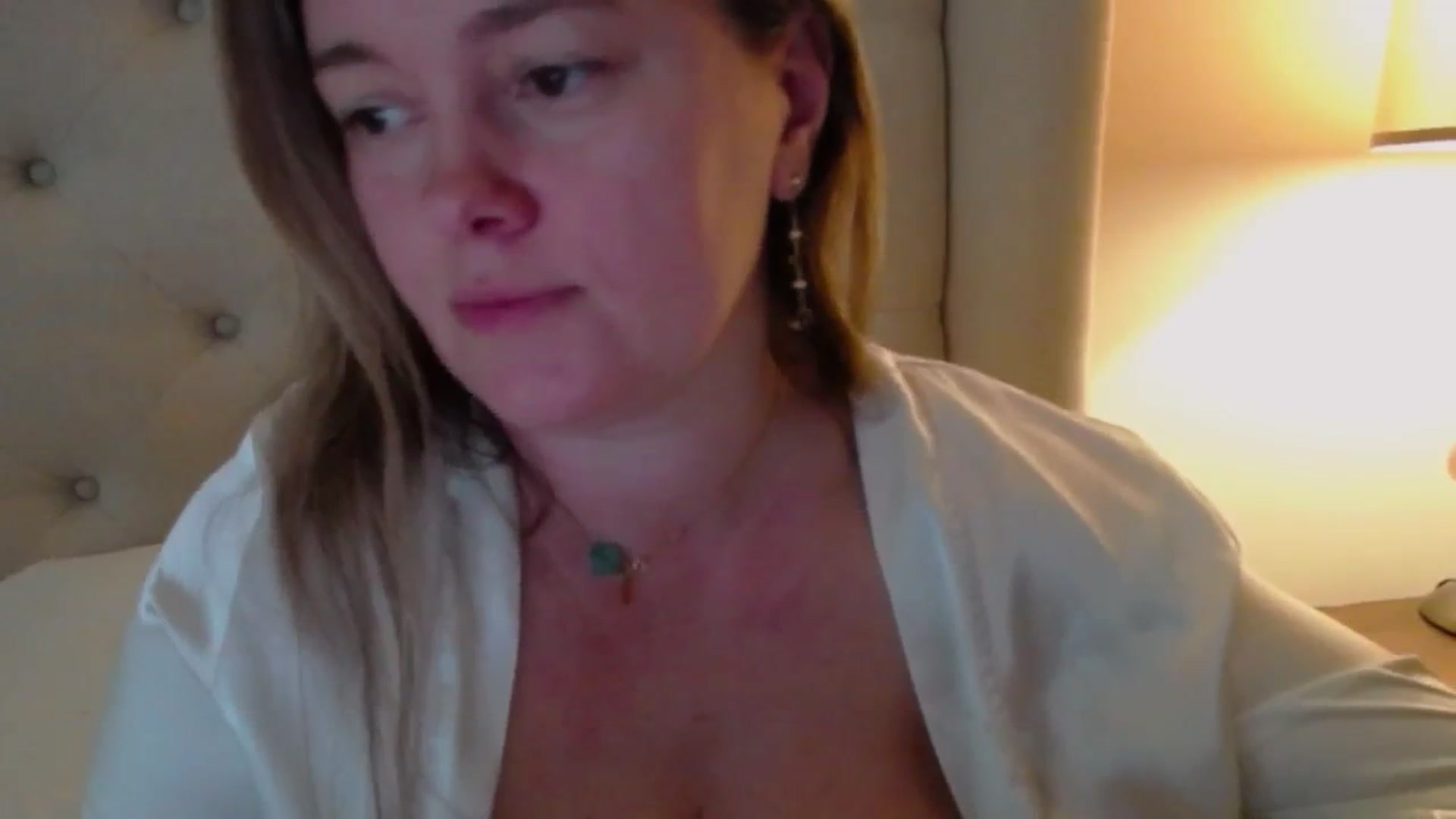 Gallery image thumbnail from J0llye's myfreecams stream on, 03/22/2024, 16:59 image 14 of 20