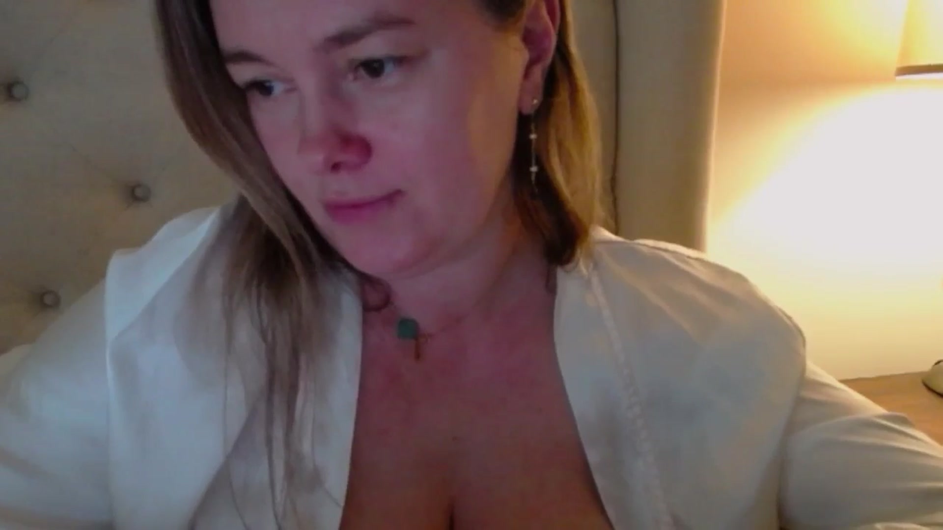 Gallery image thumbnail from J0llye's myfreecams stream on, 03/22/2024, 16:59 image 18 of 20