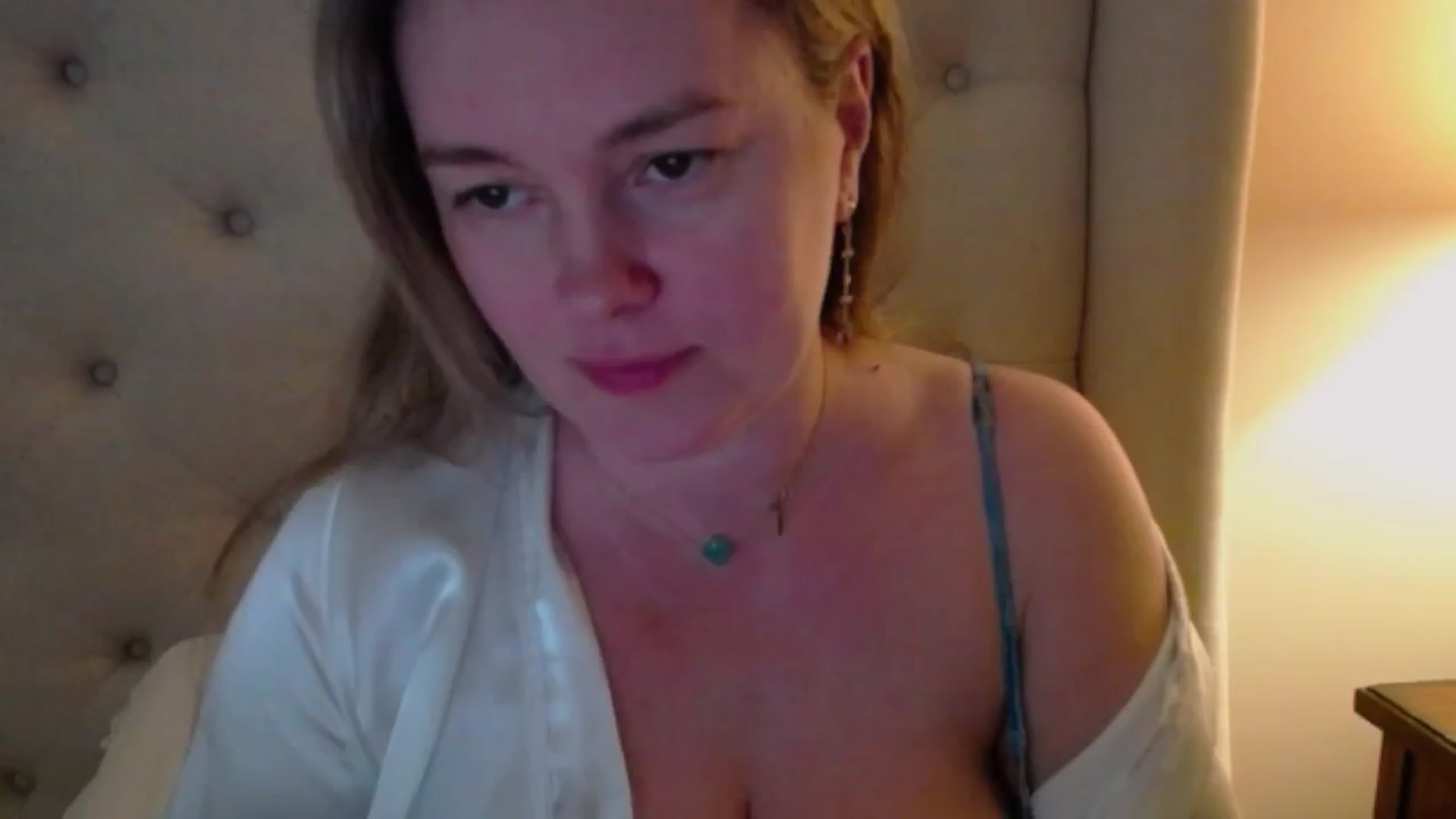 Gallery image thumbnail from J0llye's myfreecams stream on, 03/25/2024, 19:19 image 1 of 20