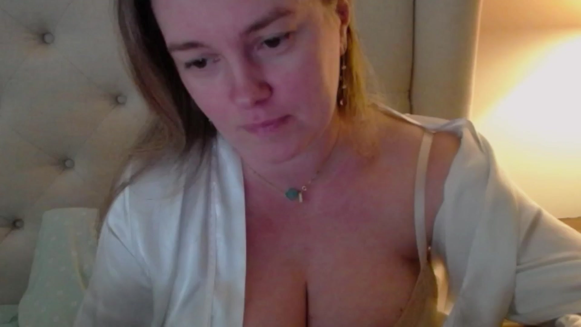 Gallery image thumbnail from J0llye's myfreecams stream on, 03/29/2024, 20:44 image 1 of 20