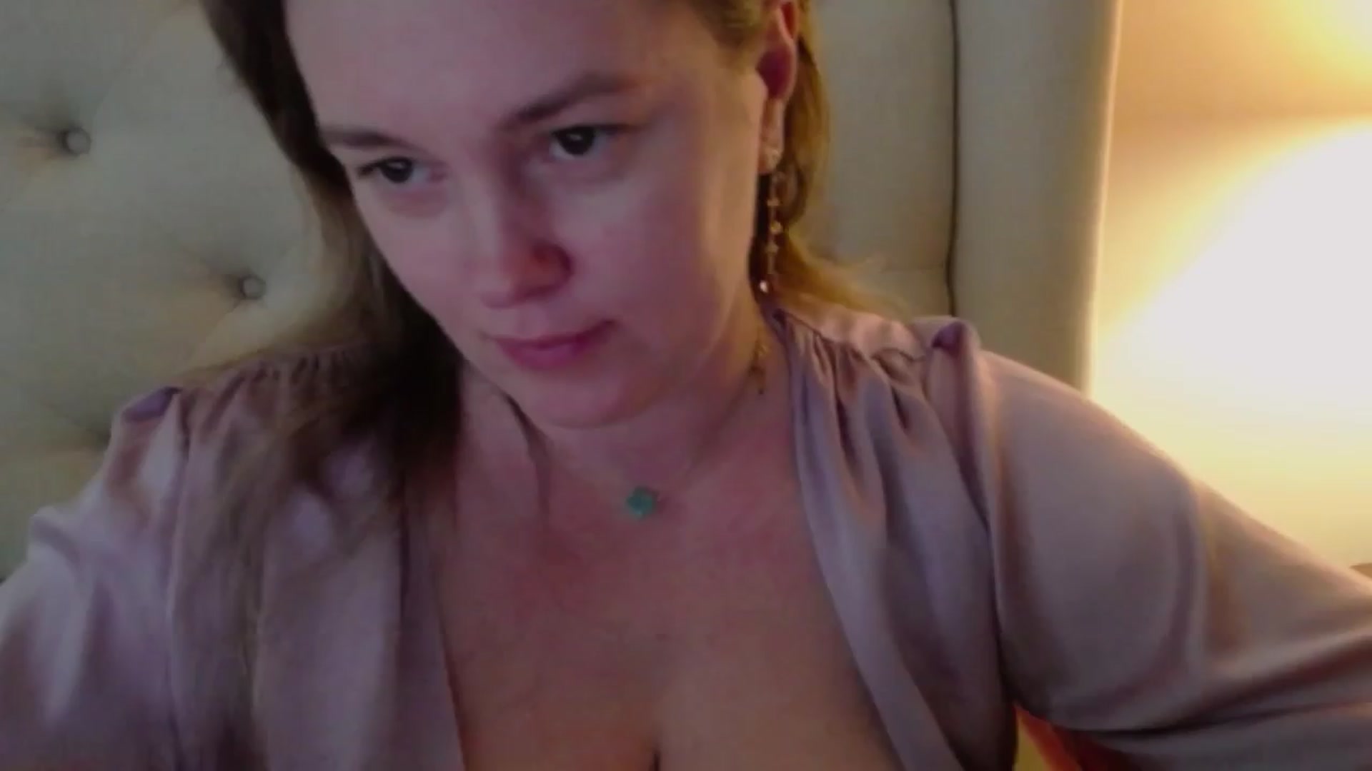 Gallery image thumbnail from J0llye's myfreecams stream on, 03/30/2024, 20:20 image 6 of 20