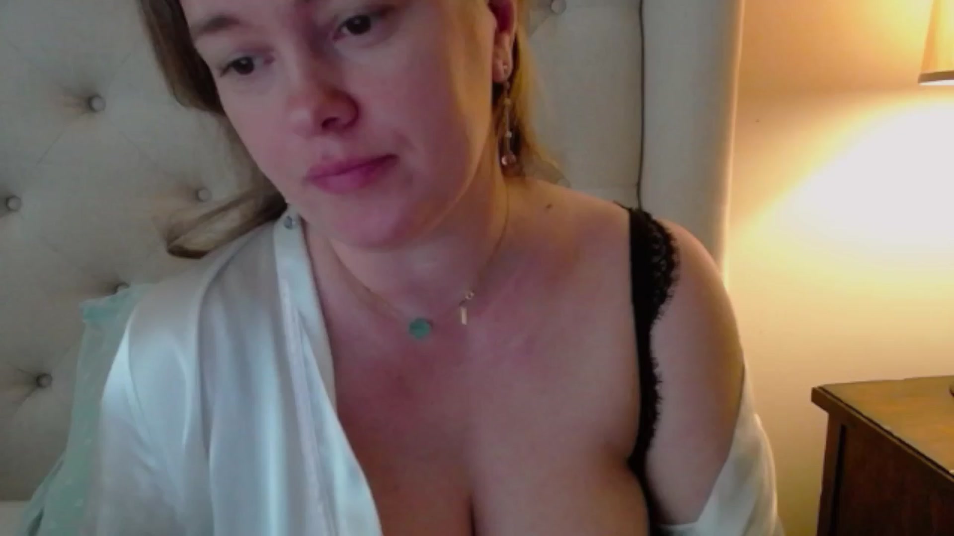 Gallery image thumbnail from J0llye's myfreecams stream on, 04/04/2024, 15:55 image 5 of 20