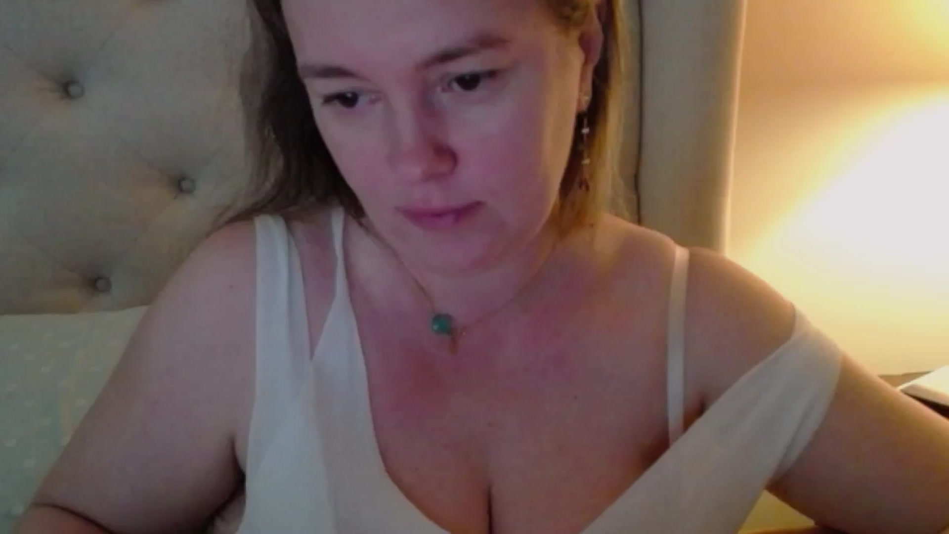 Gallery image thumbnail from J0llye's myfreecams stream on, 04/05/2024, 15:56 image 2 of 20