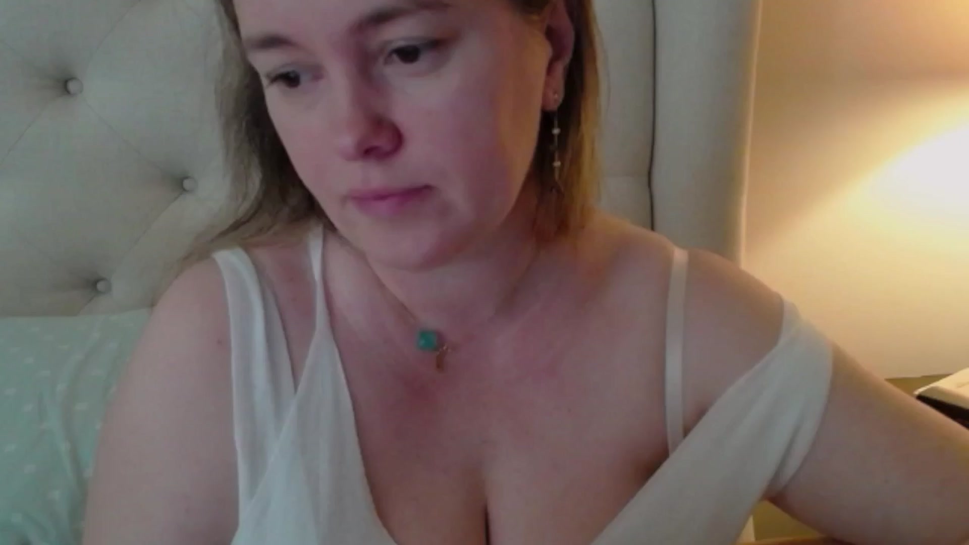 Gallery image thumbnail from J0llye's myfreecams stream on, 04/05/2024, 15:56 image 8 of 20