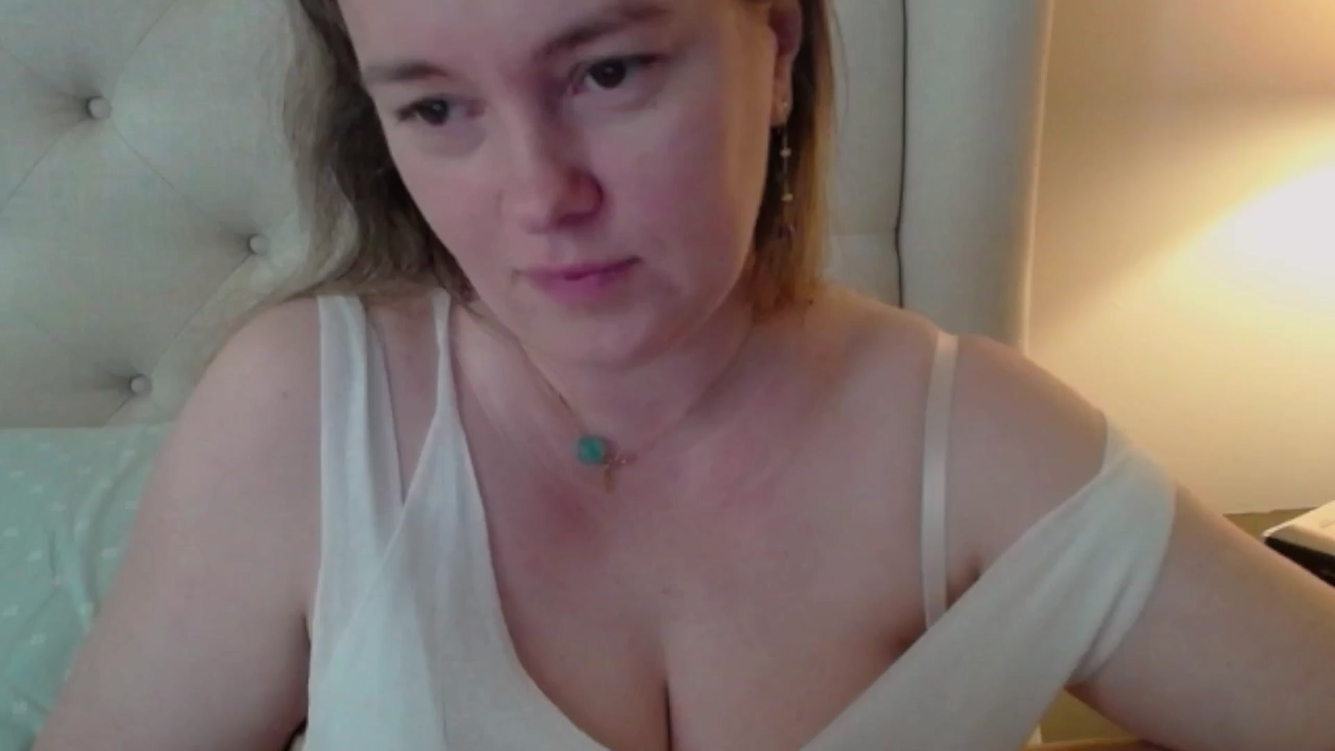 Gallery image thumbnail from J0llye's myfreecams stream on, 04/05/2024, 15:56 image 5 of 20