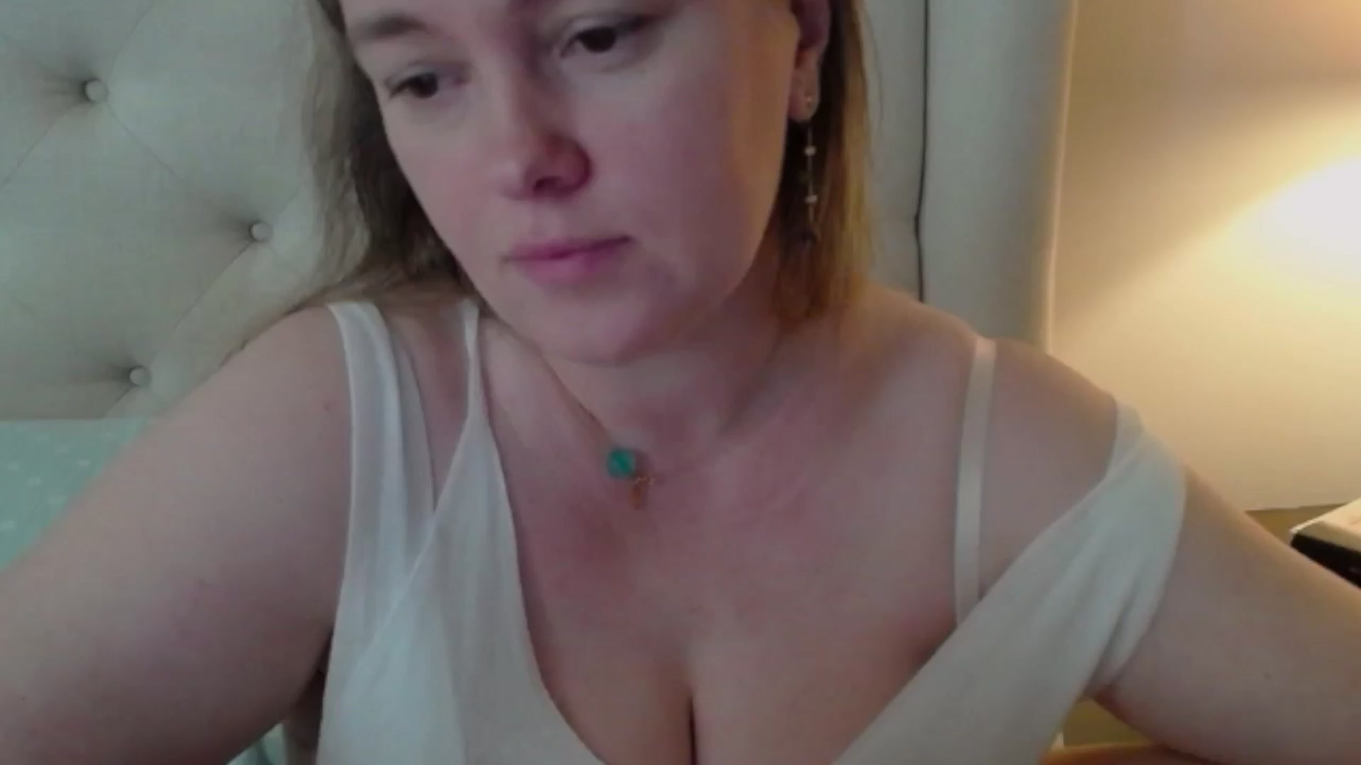 Gallery image thumbnail from J0llye's myfreecams stream on, 04/05/2024, 15:56 image 12 of 20