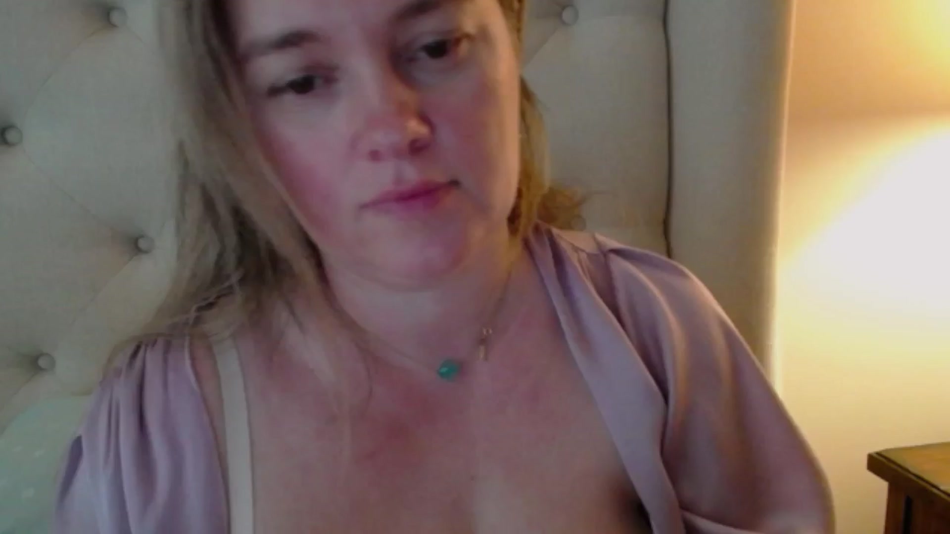 Gallery image thumbnail from J0llye's myfreecams stream on, 04/09/2024, 16:54 image 16 of 20