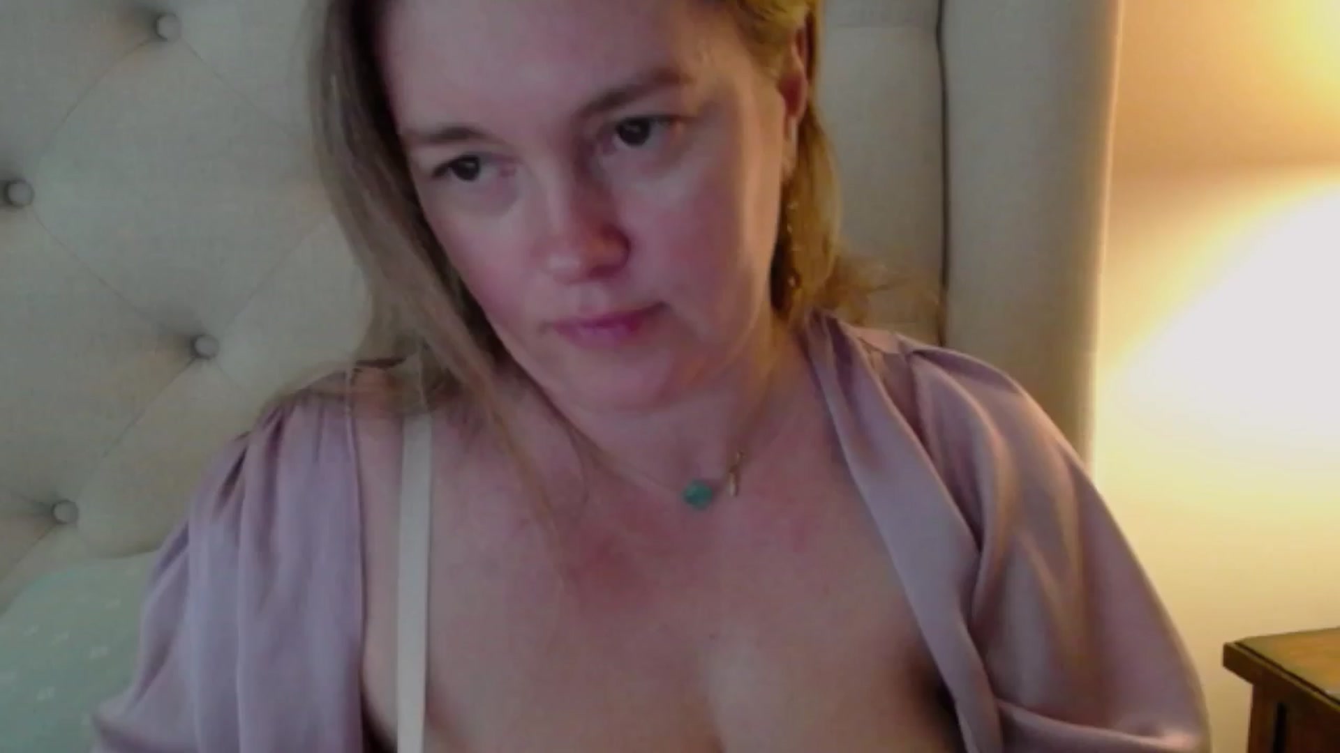 Gallery image thumbnail from J0llye's myfreecams stream on, 04/09/2024, 16:54 image 14 of 20