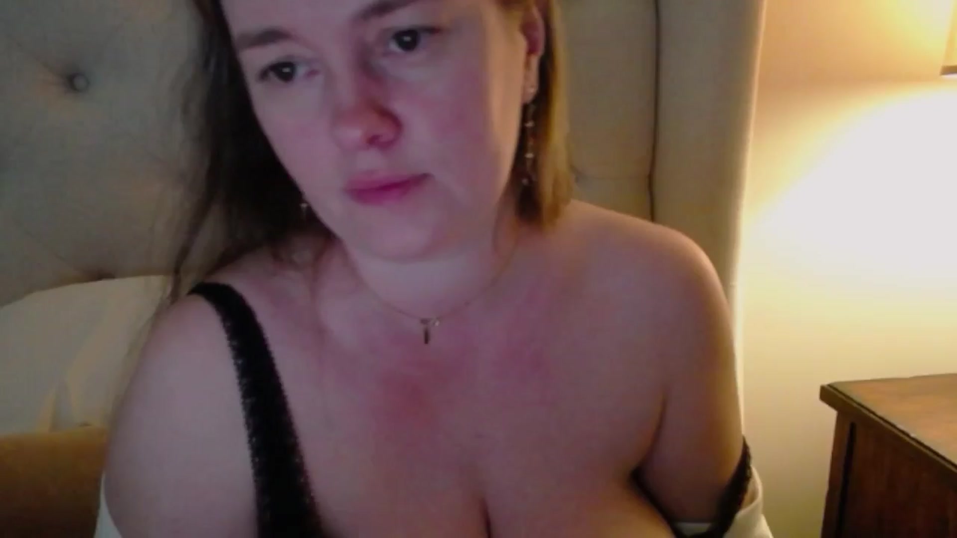 Gallery image thumbnail from J0llye's myfreecams stream on, 04/10/2024, 16:08 image 6 of 20
