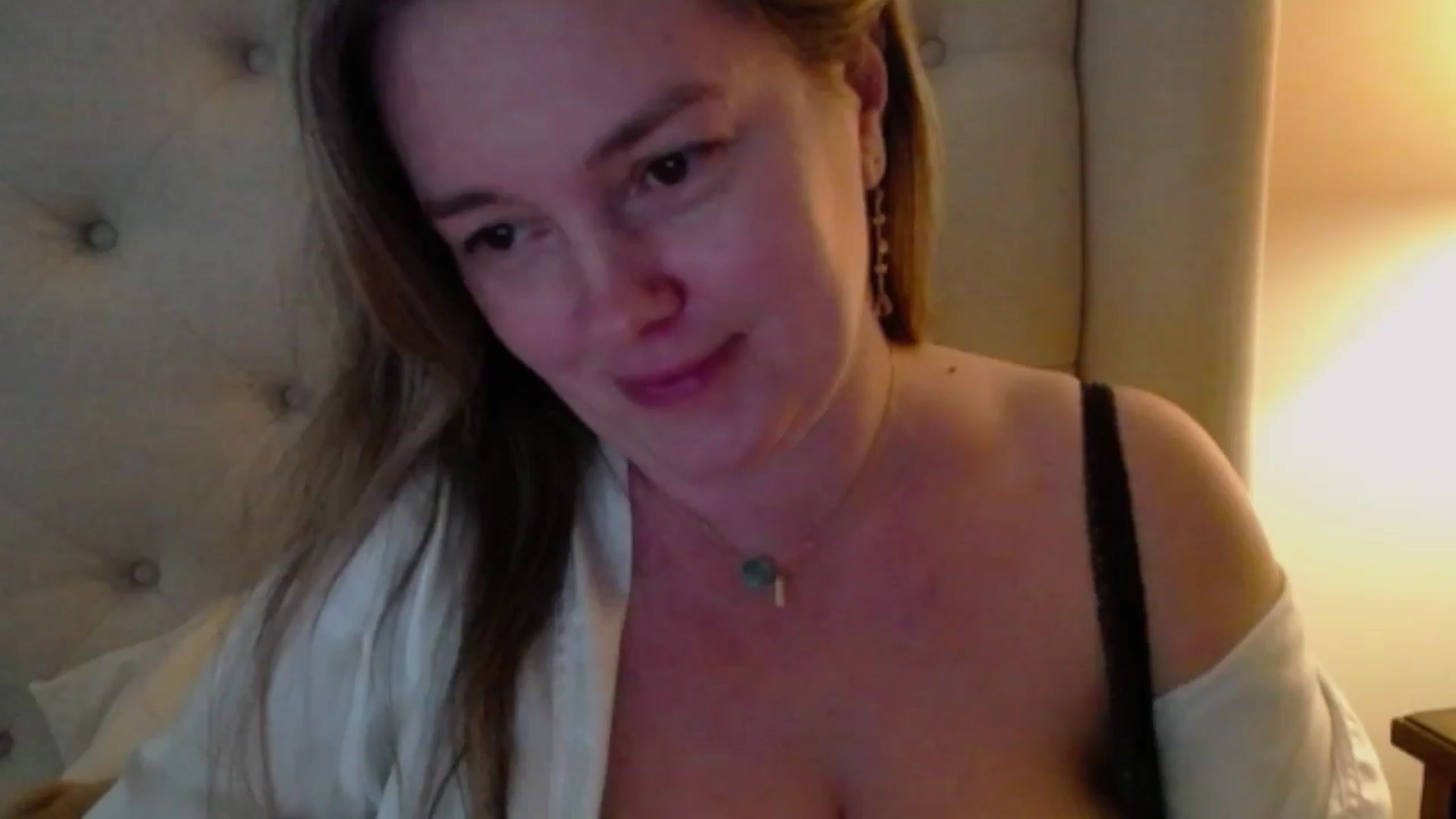 Gallery image thumbnail from J0llye's myfreecams stream on, 04/10/2024, 19:04 image 4 of 20
