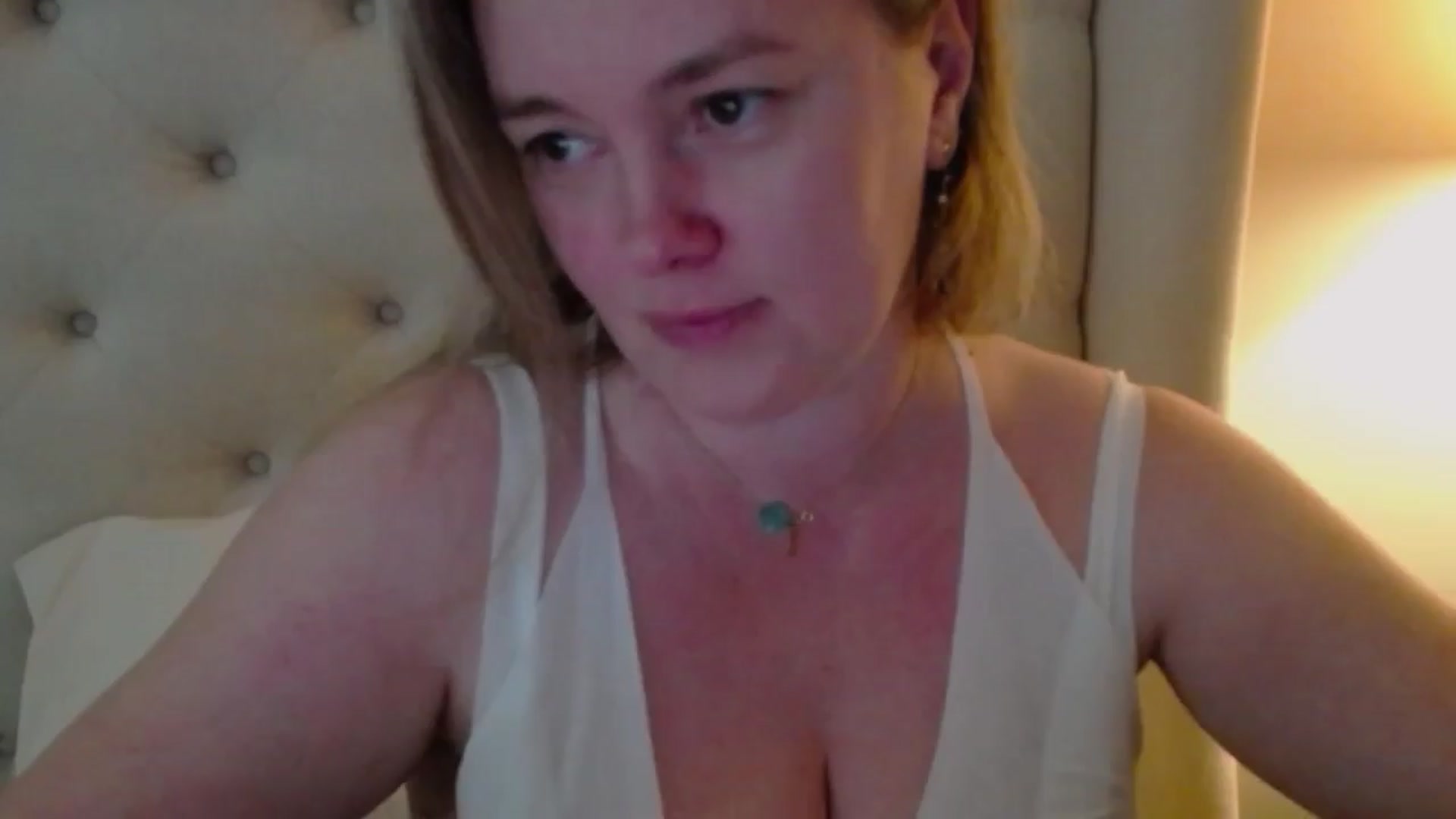 Gallery image thumbnail from J0llye's myfreecams stream on, 04/11/2024, 18:09 image 2 of 20