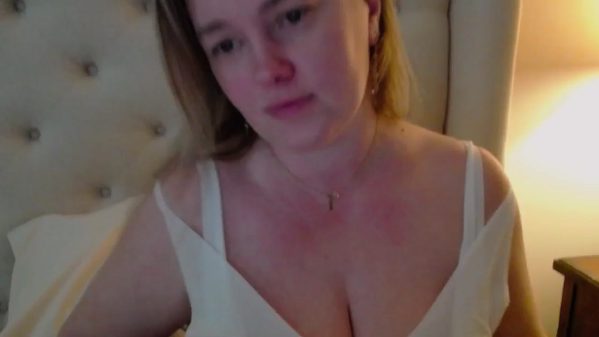 Gallery image thumbnail from J0llye's myfreecams stream on, 04/11/2024, 18:09 image 15 of 20