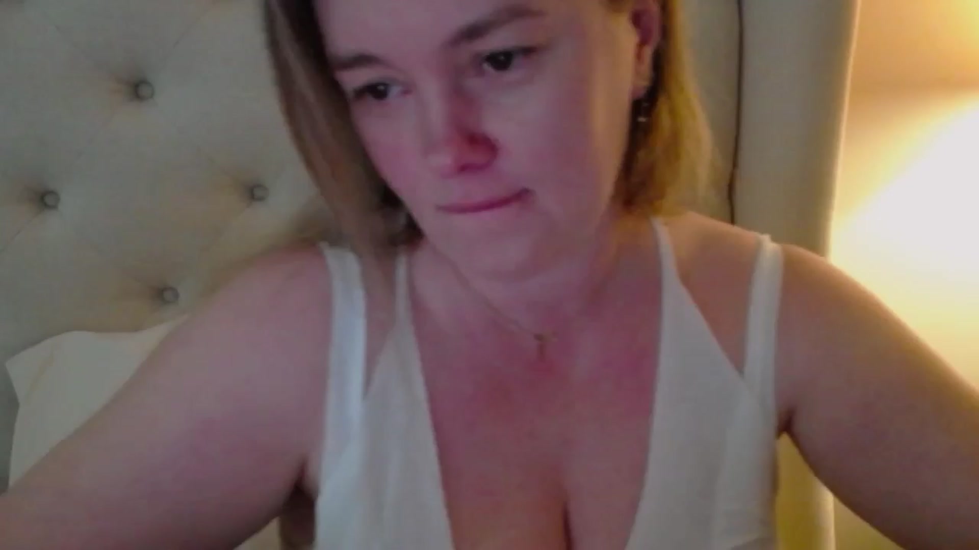 Gallery image thumbnail from J0llye's myfreecams stream on, 04/11/2024, 18:09 image 9 of 20