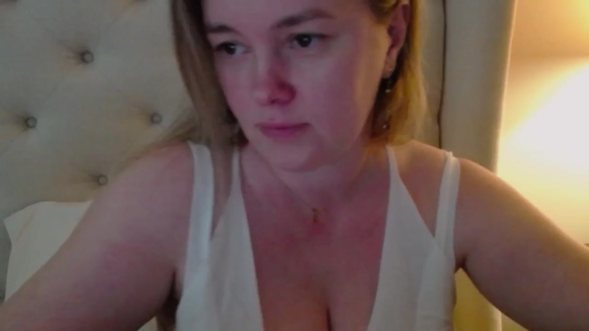 Gallery image thumbnail from J0llye's myfreecams stream on, 04/11/2024, 18:09 image 8 of 20