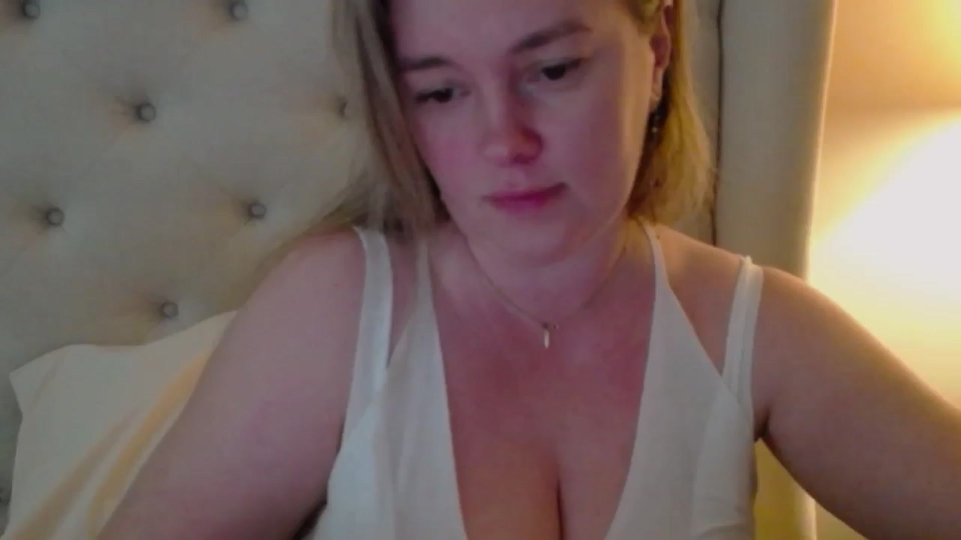 Gallery image thumbnail from J0llye's myfreecams stream on, 04/11/2024, 18:09 image 5 of 20