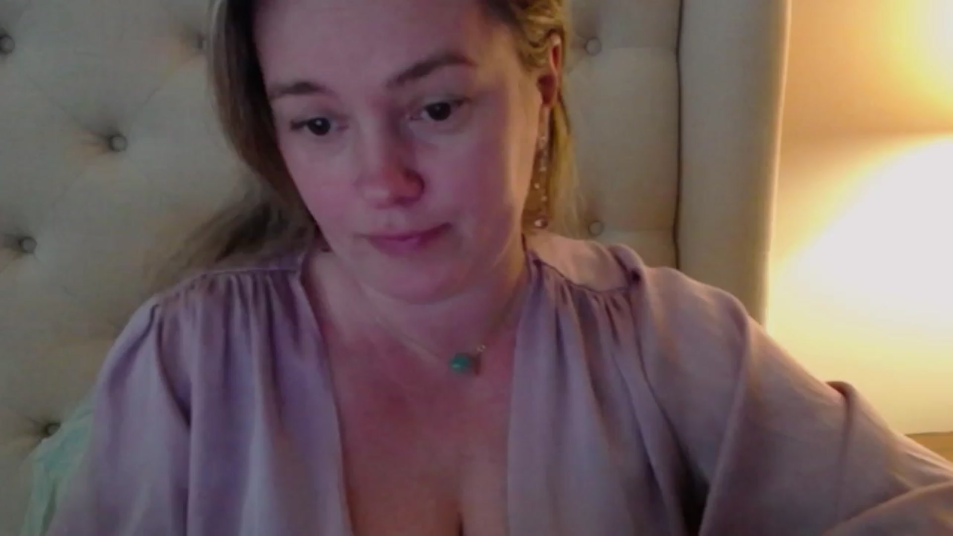 Gallery image thumbnail from J0llye's myfreecams stream on, 04/14/2024, 18:50 image 3 of 20