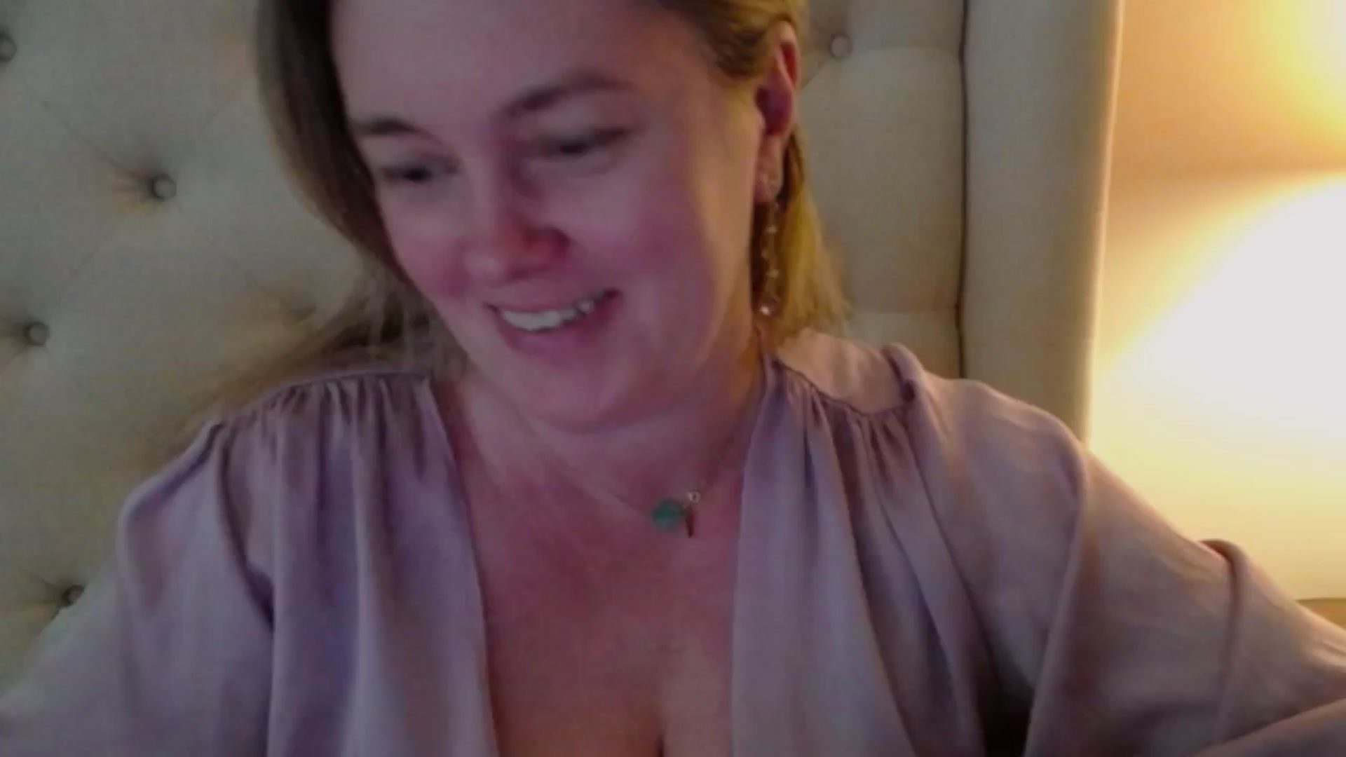 Gallery image thumbnail from J0llye's myfreecams stream on, 04/14/2024, 18:50 image 14 of 20