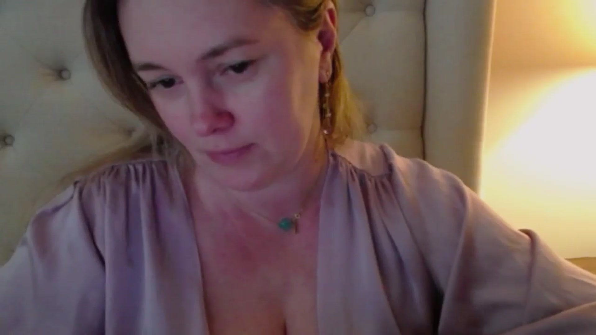 Gallery image thumbnail from J0llye's myfreecams stream on, 04/14/2024, 18:50 image 18 of 20