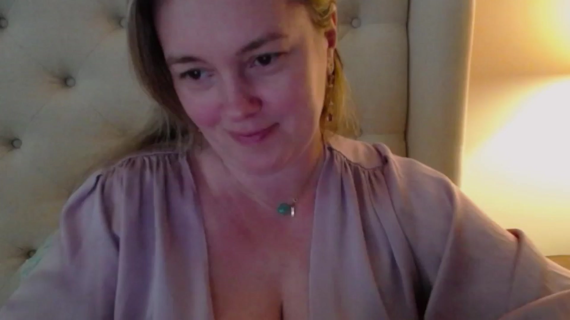 Gallery image thumbnail from J0llye's myfreecams stream on, 04/14/2024, 18:50 image 12 of 20