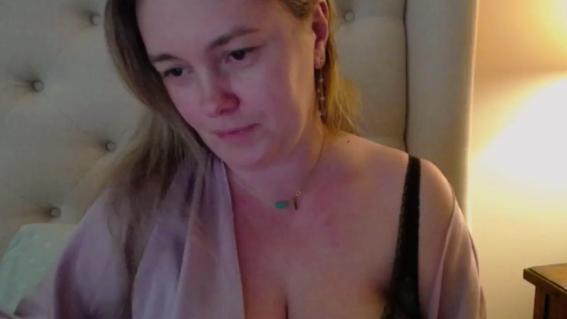 Gallery image thumbnail from J0llye's myfreecams stream on, 04/14/2024, 19:23 image 20 of 20