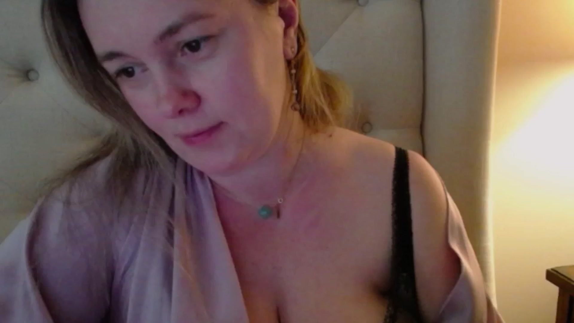 Gallery image thumbnail from J0llye's myfreecams stream on, 04/14/2024, 19:23 image 13 of 20