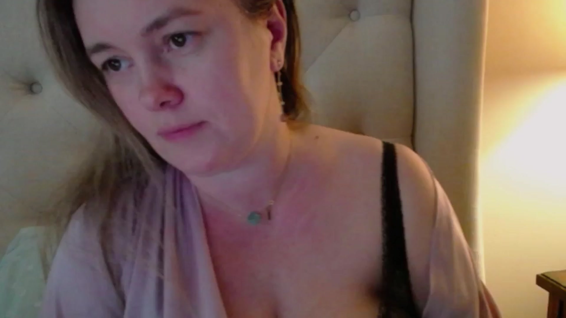 Gallery image thumbnail from J0llye's myfreecams stream on, 04/14/2024, 19:23 image 15 of 20